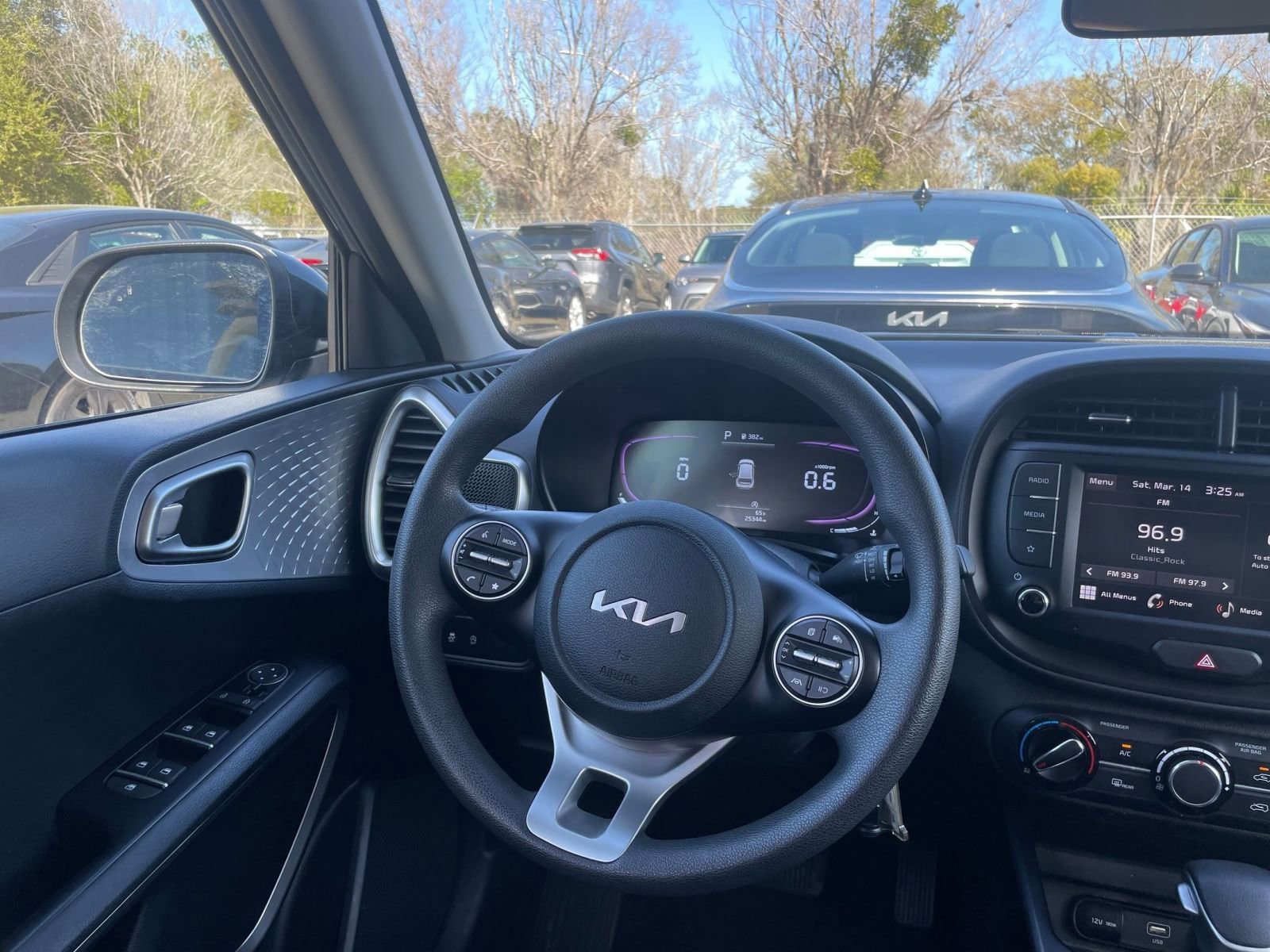 Thumbnail: 2025 Kia Soul - 32