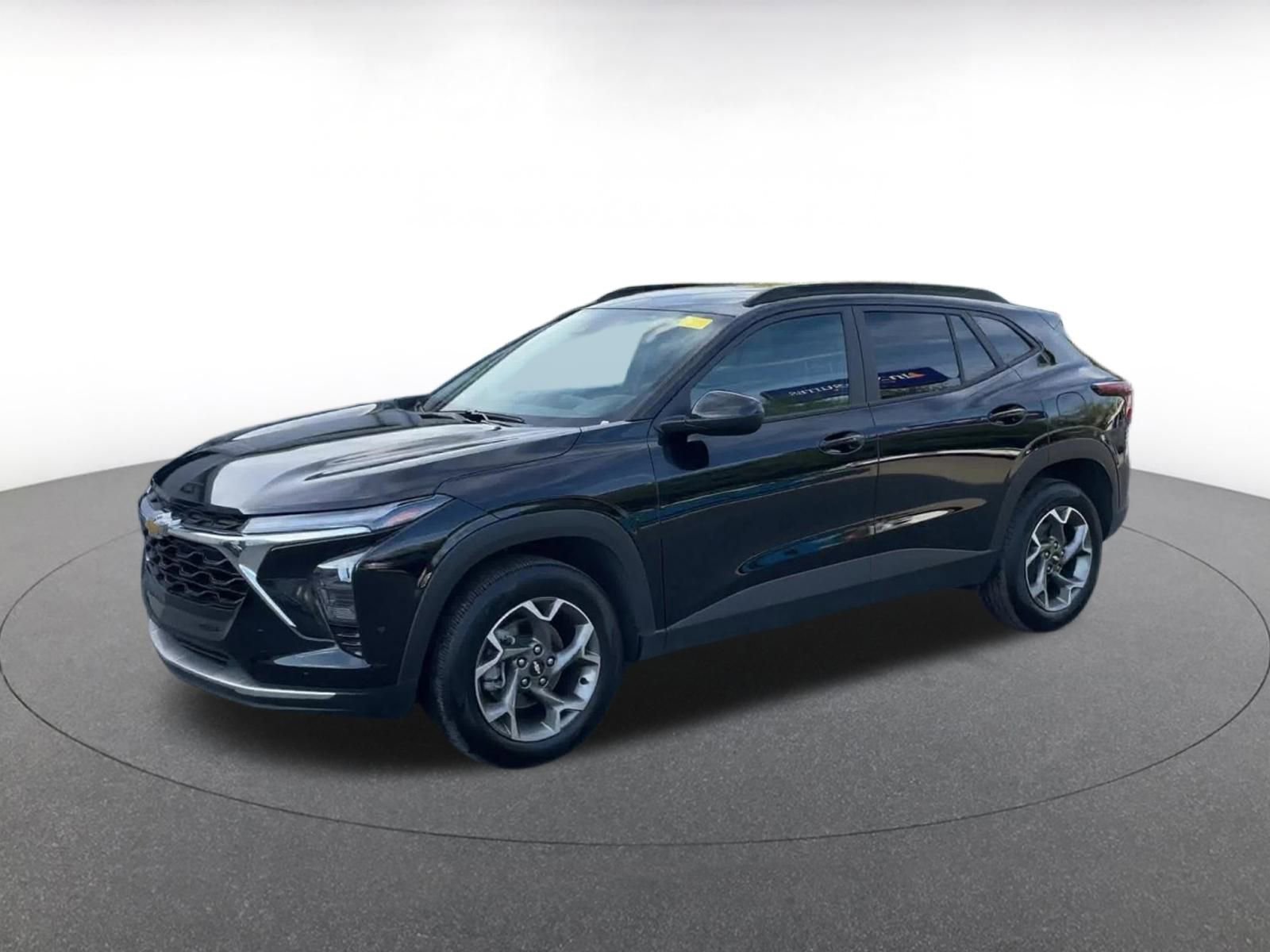 Thumbnail: 2025 Chevrolet Trax - 4