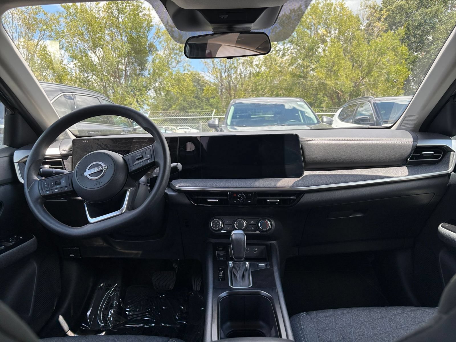 Thumbnail: 2025 Nissan Kicks - 31
