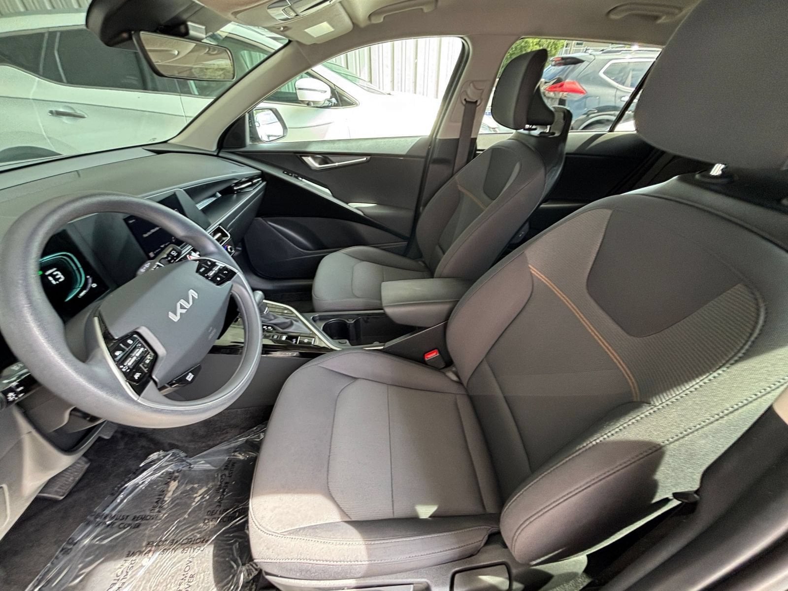 Thumbnail: 2026 Kia Niro - 24