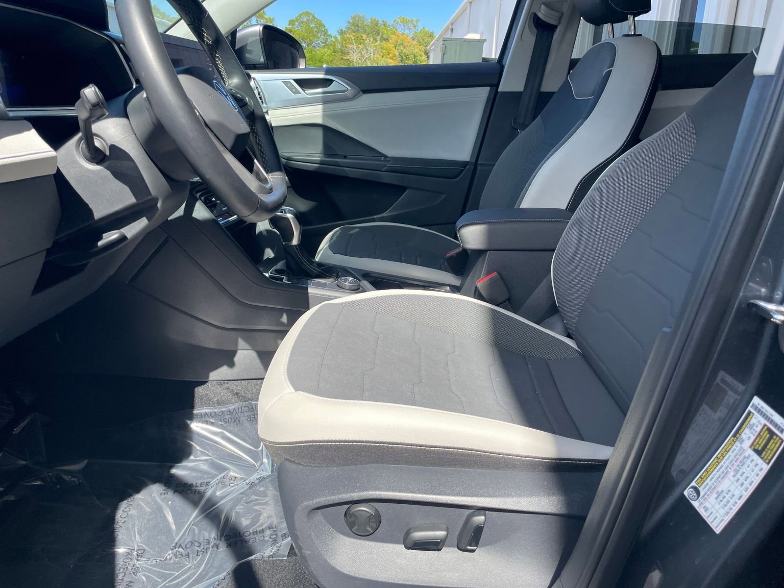 Thumbnail: 2025 Volkswagen Taos - 24