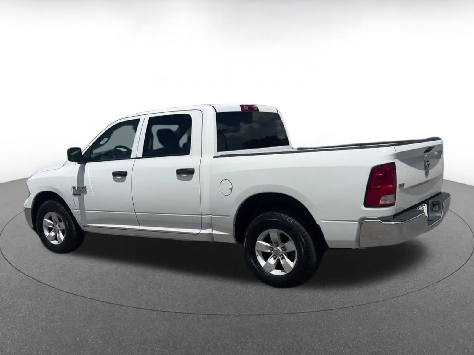 Thumbnail: 2022 RAM 1500 Classic - 9