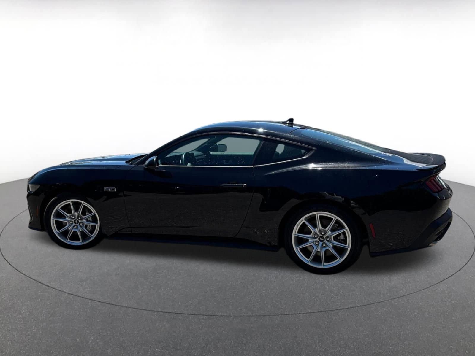 Thumbnail: 2025 Ford Mustang - 4