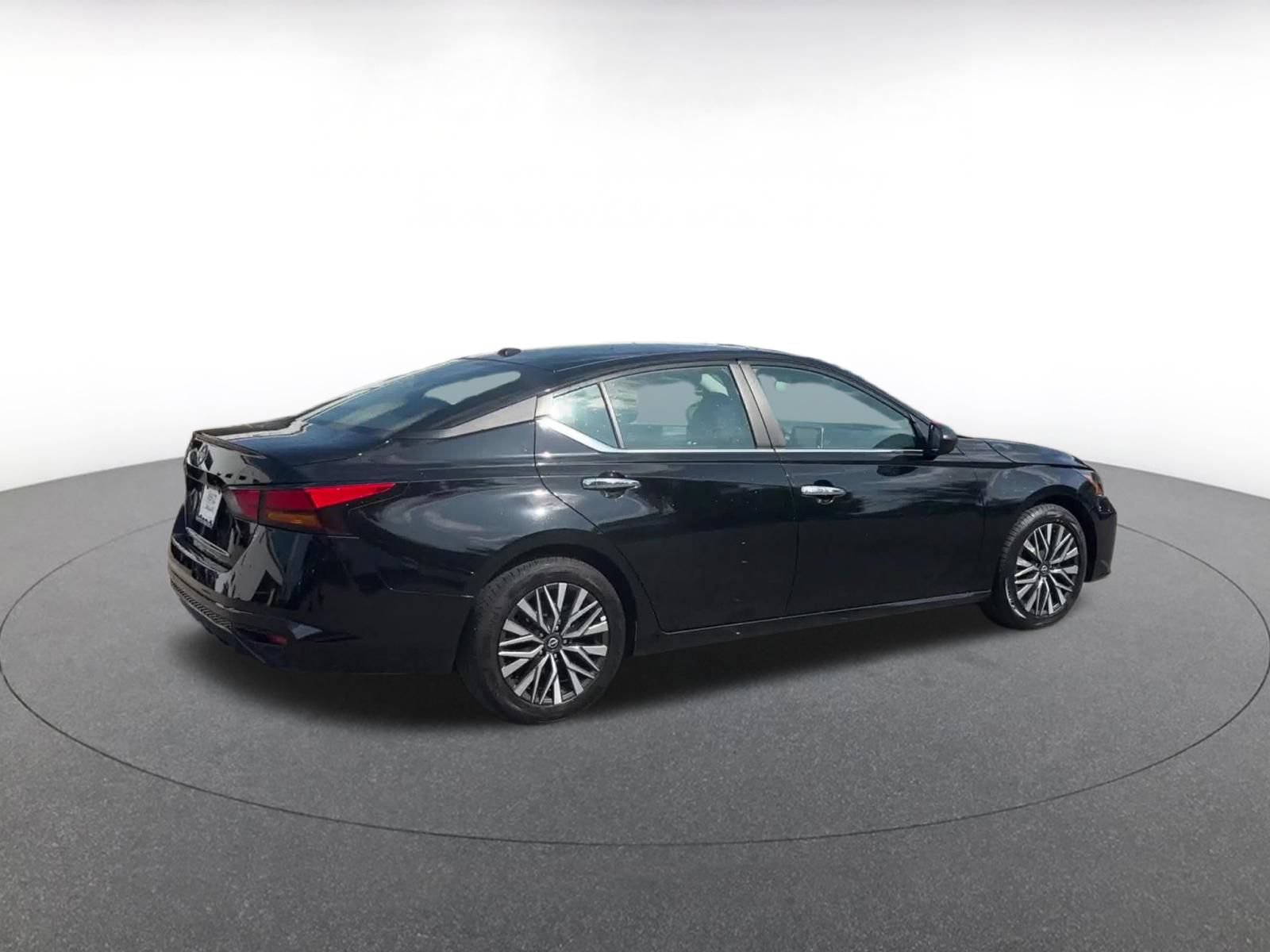 Thumbnail: 2025 Nissan Altima - 12