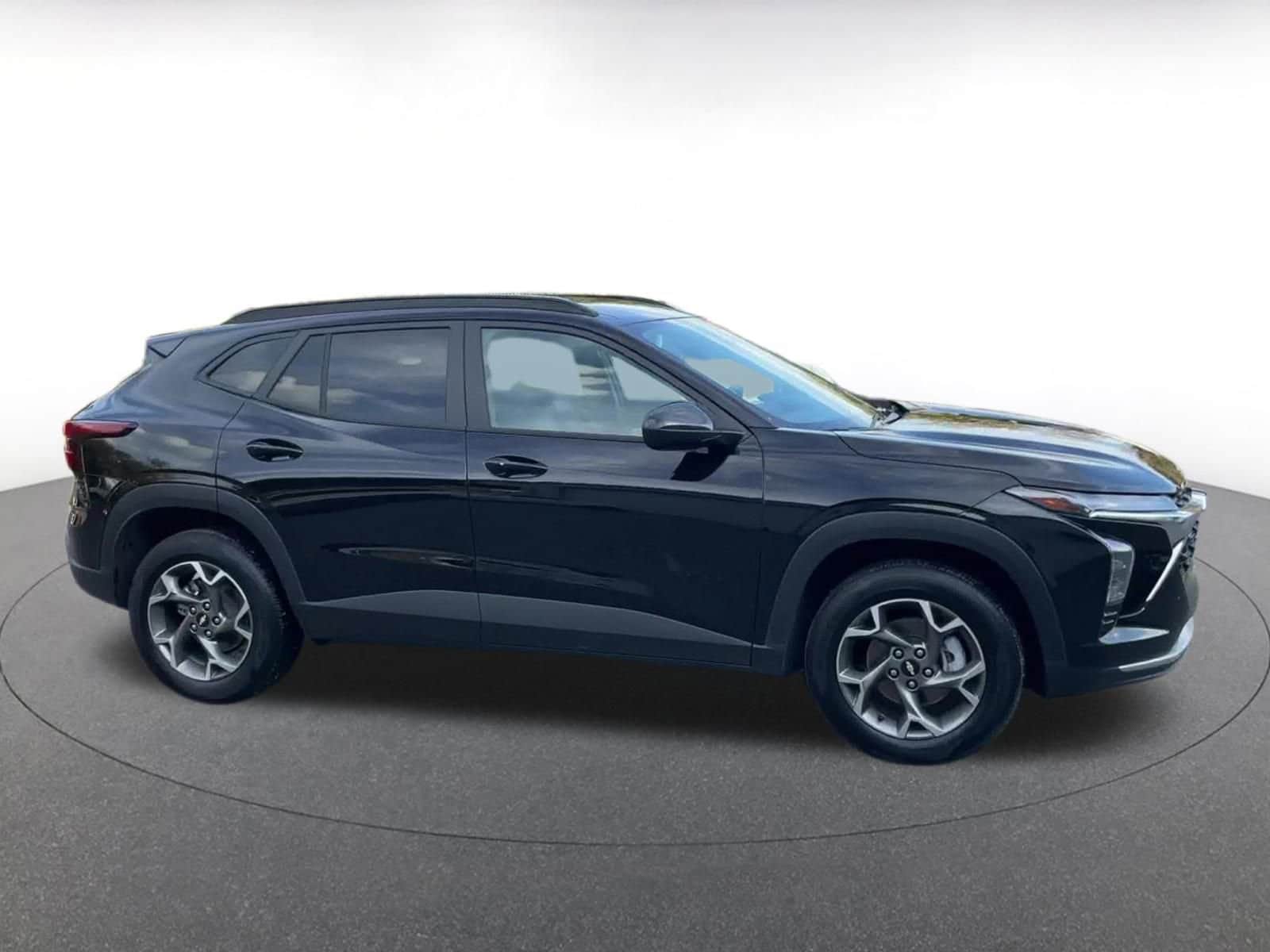 Thumbnail: 2025 Chevrolet Trax - 16