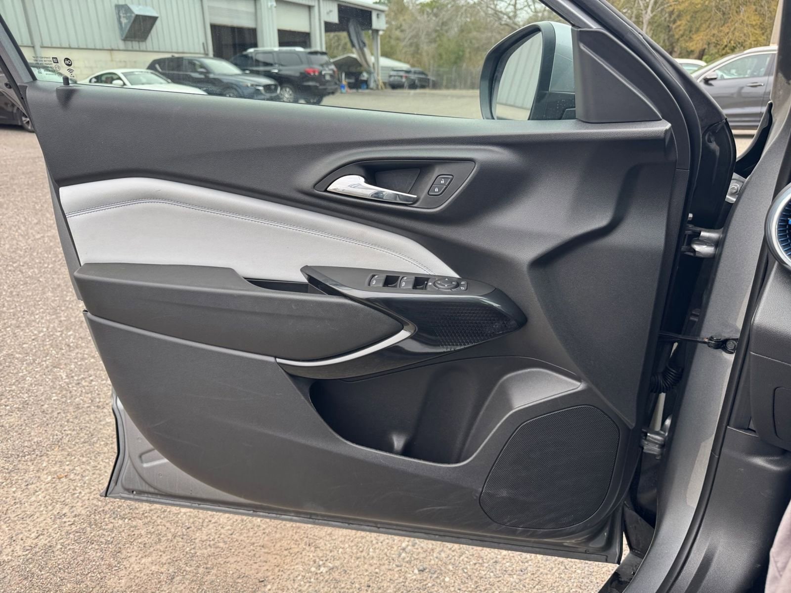 Thumbnail: 2025 Chevrolet Trax - 18