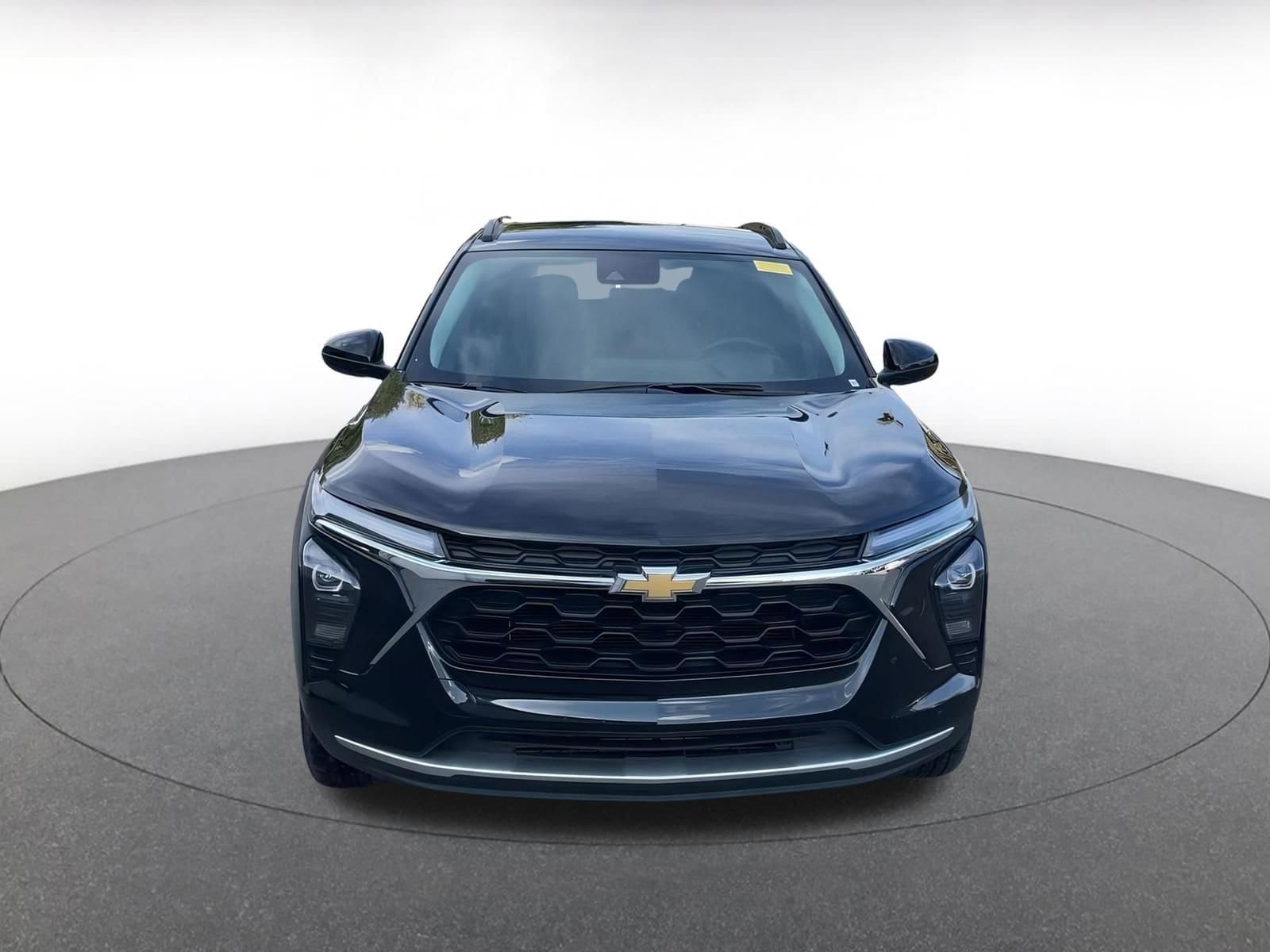 Thumbnail: 2025 Chevrolet Trax - 2