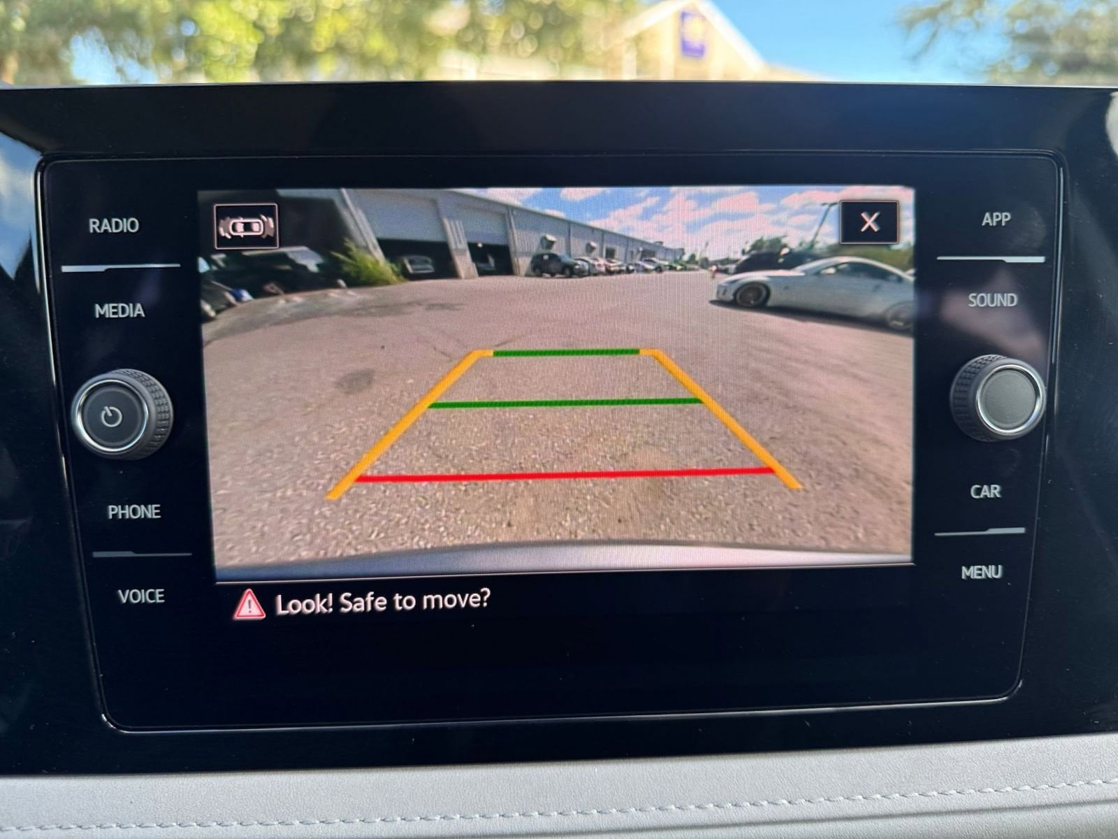 Thumbnail: 2025 Volkswagen Taos - 17