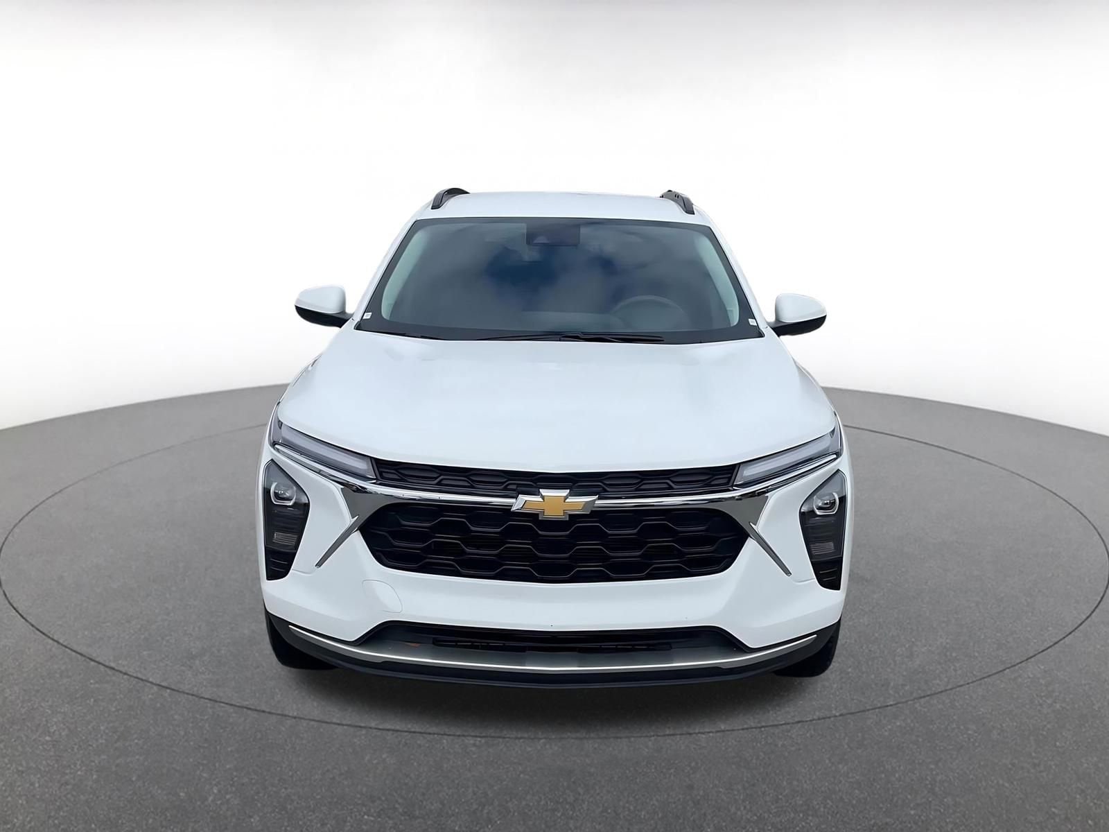 Thumbnail: 2025 Chevrolet Trax - 3