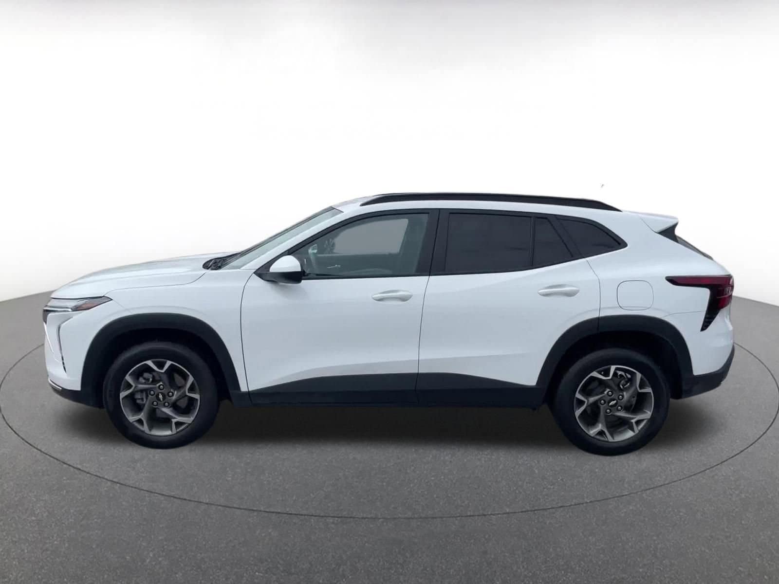 Thumbnail: 2025 Chevrolet Trax - 8