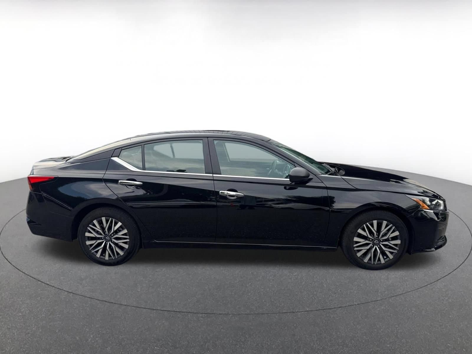 Thumbnail: 2025 Nissan Altima - 12