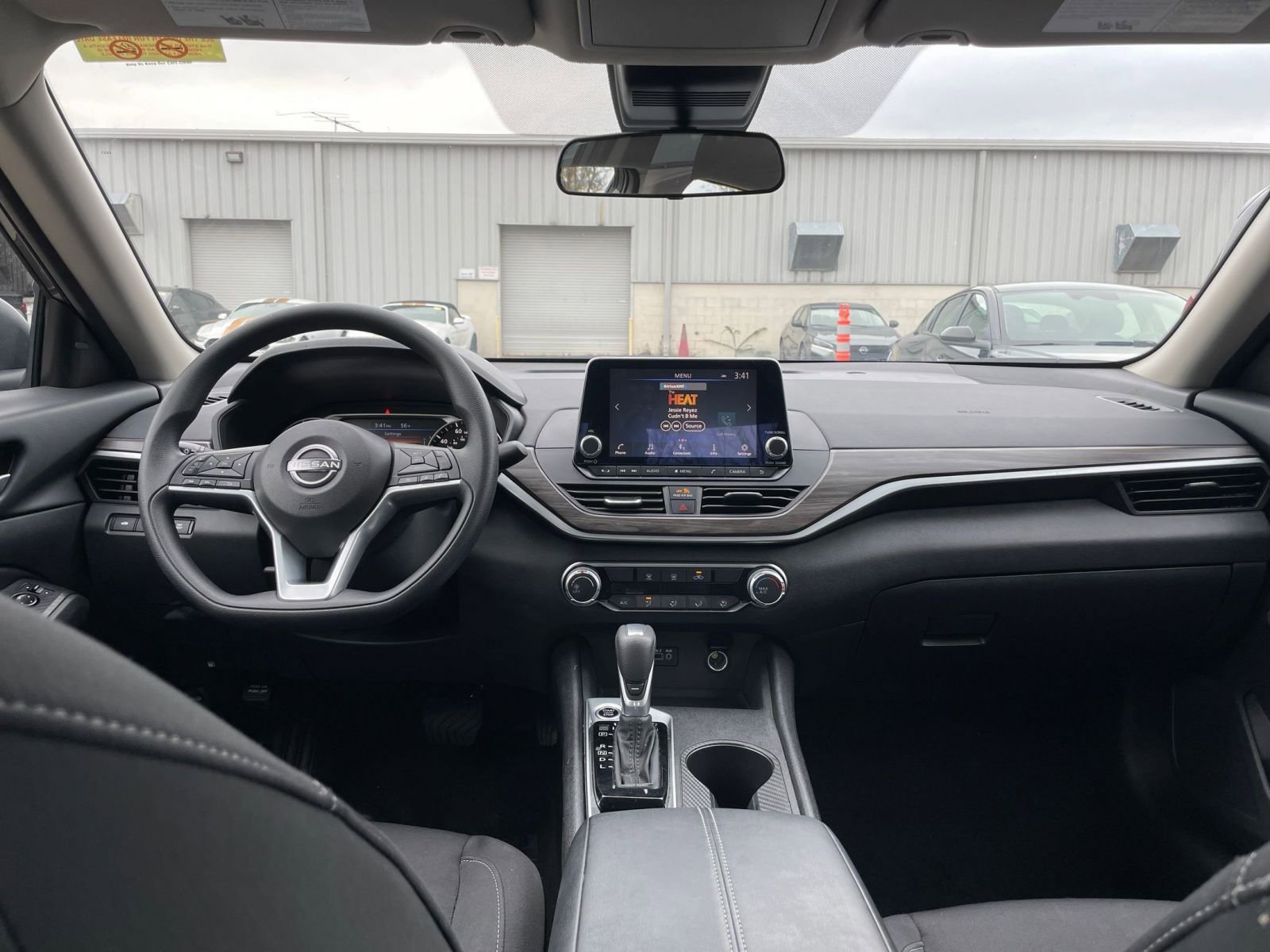 Thumbnail: 2025 Nissan Altima - 32