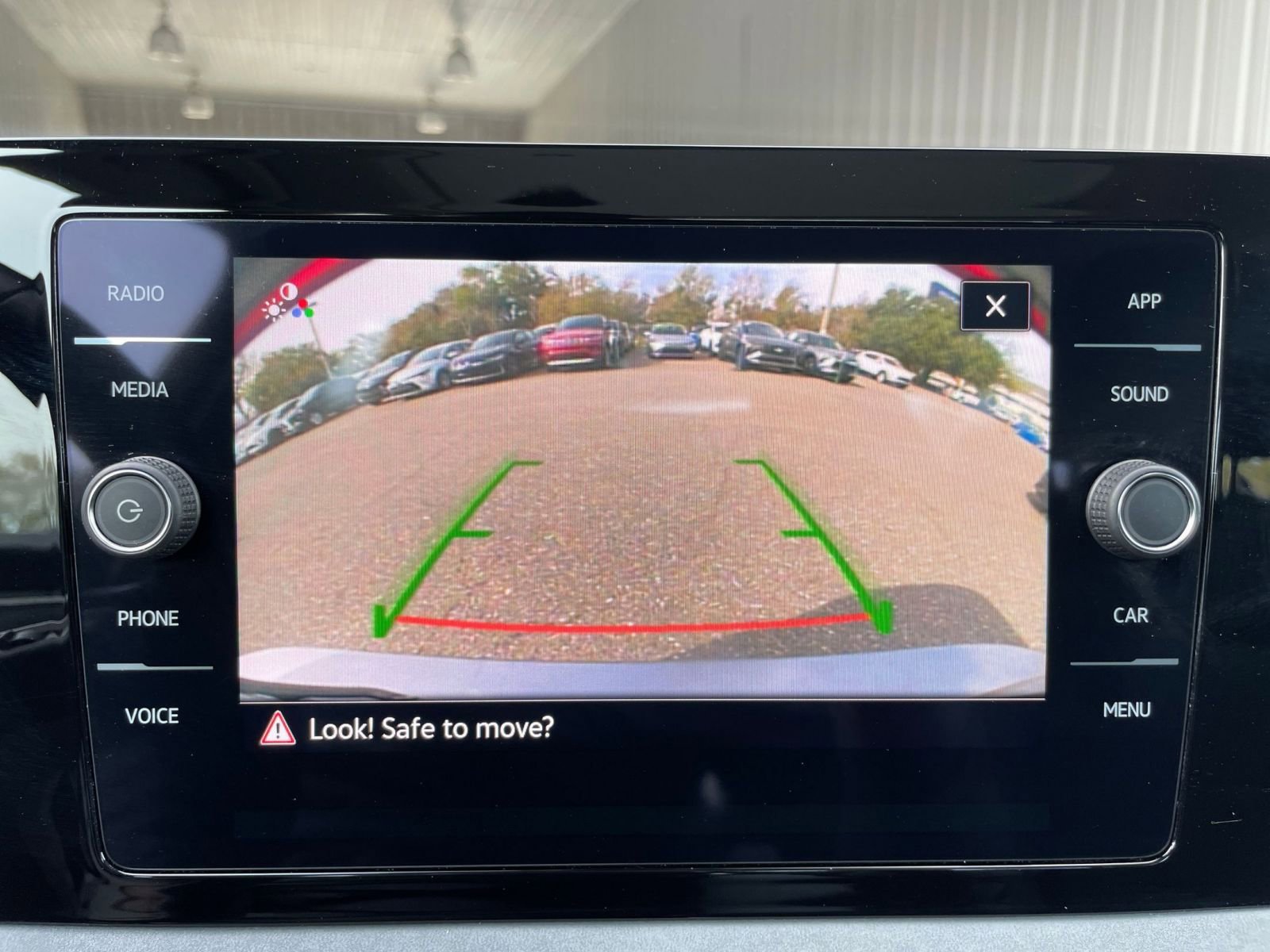 Thumbnail: 2025 Volkswagen Jetta - 17