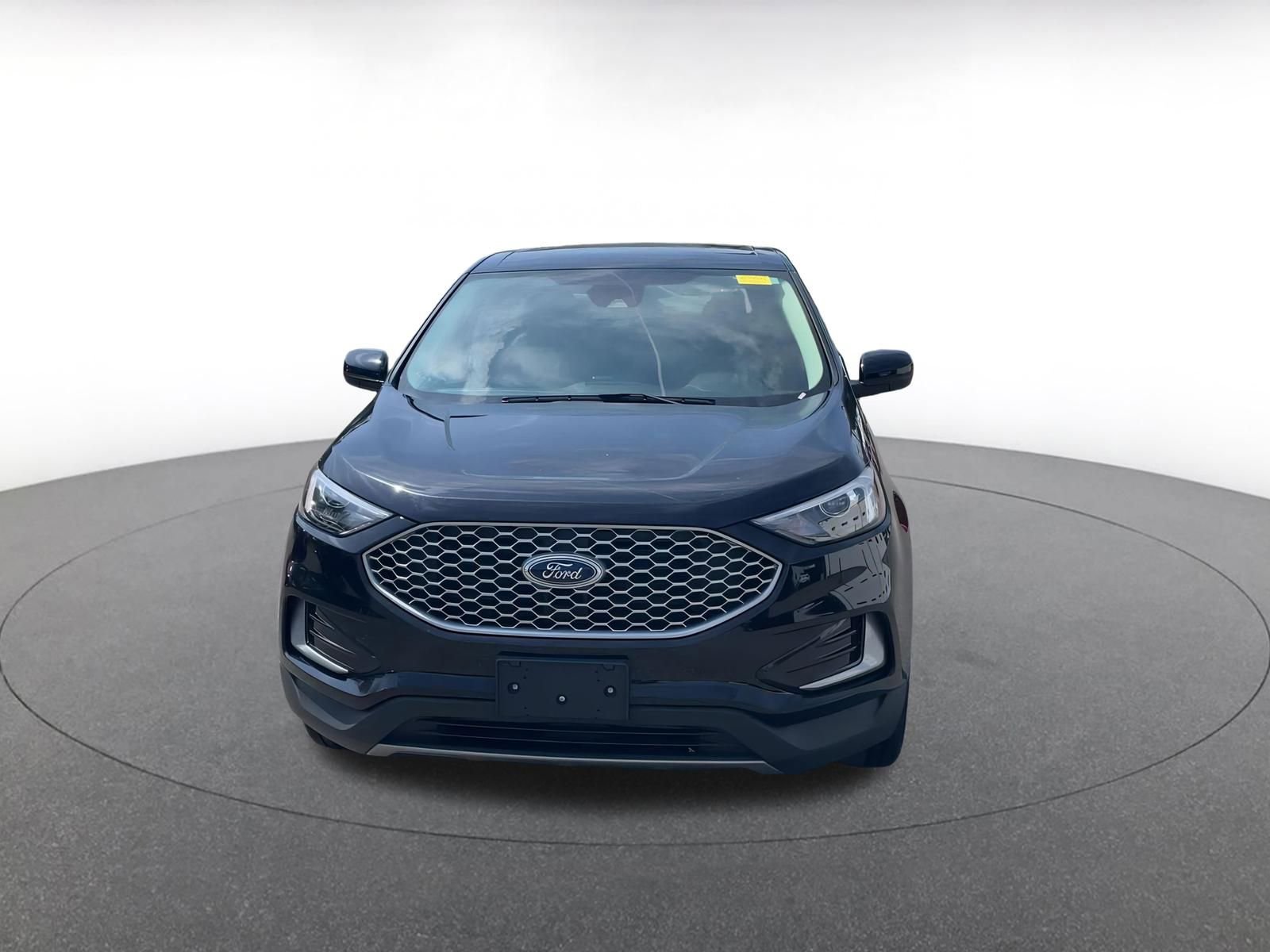 Thumbnail: 2023 Ford Edge - 6