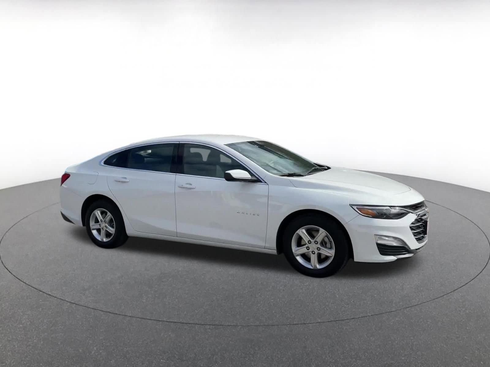 Thumbnail: 2024 Chevrolet Malibu - 1