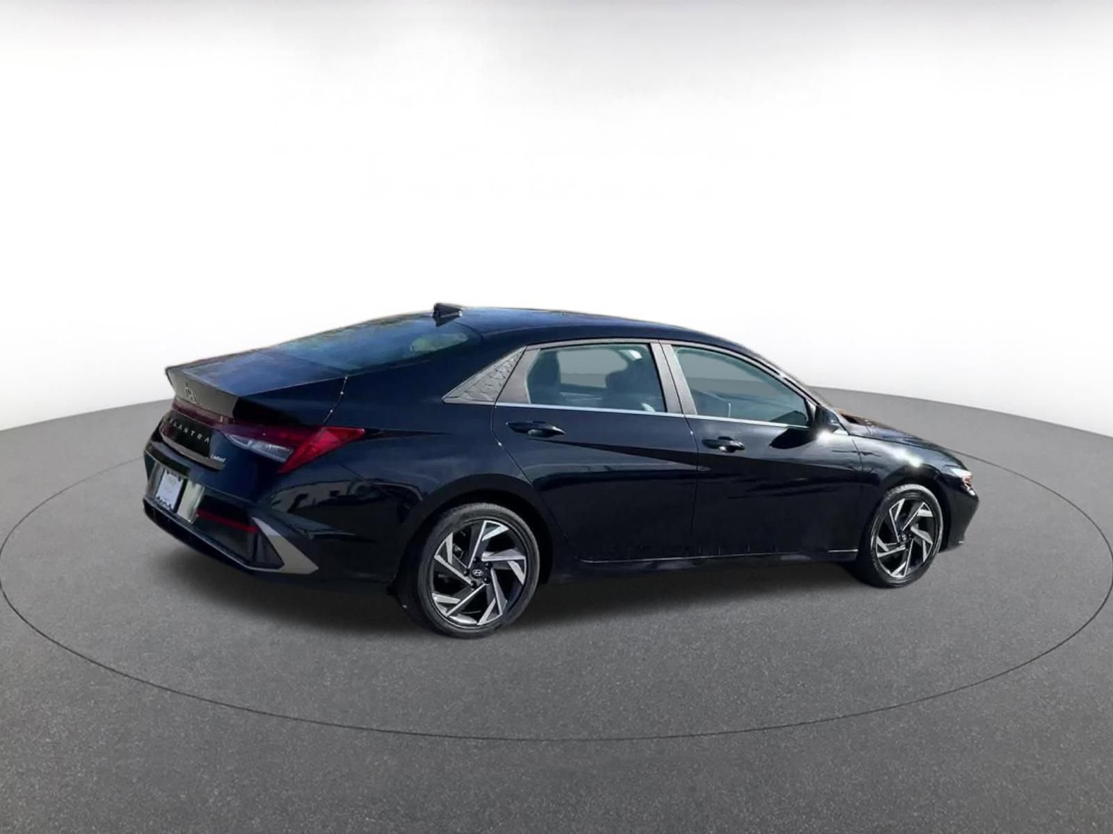 Thumbnail: 2025 Hyundai Elantra - 12