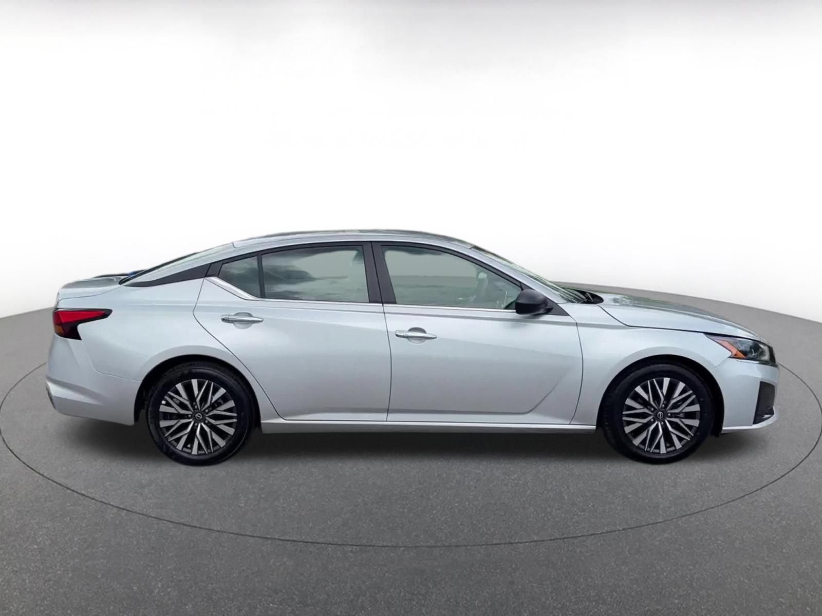 Thumbnail: 2025 Nissan Altima - 16