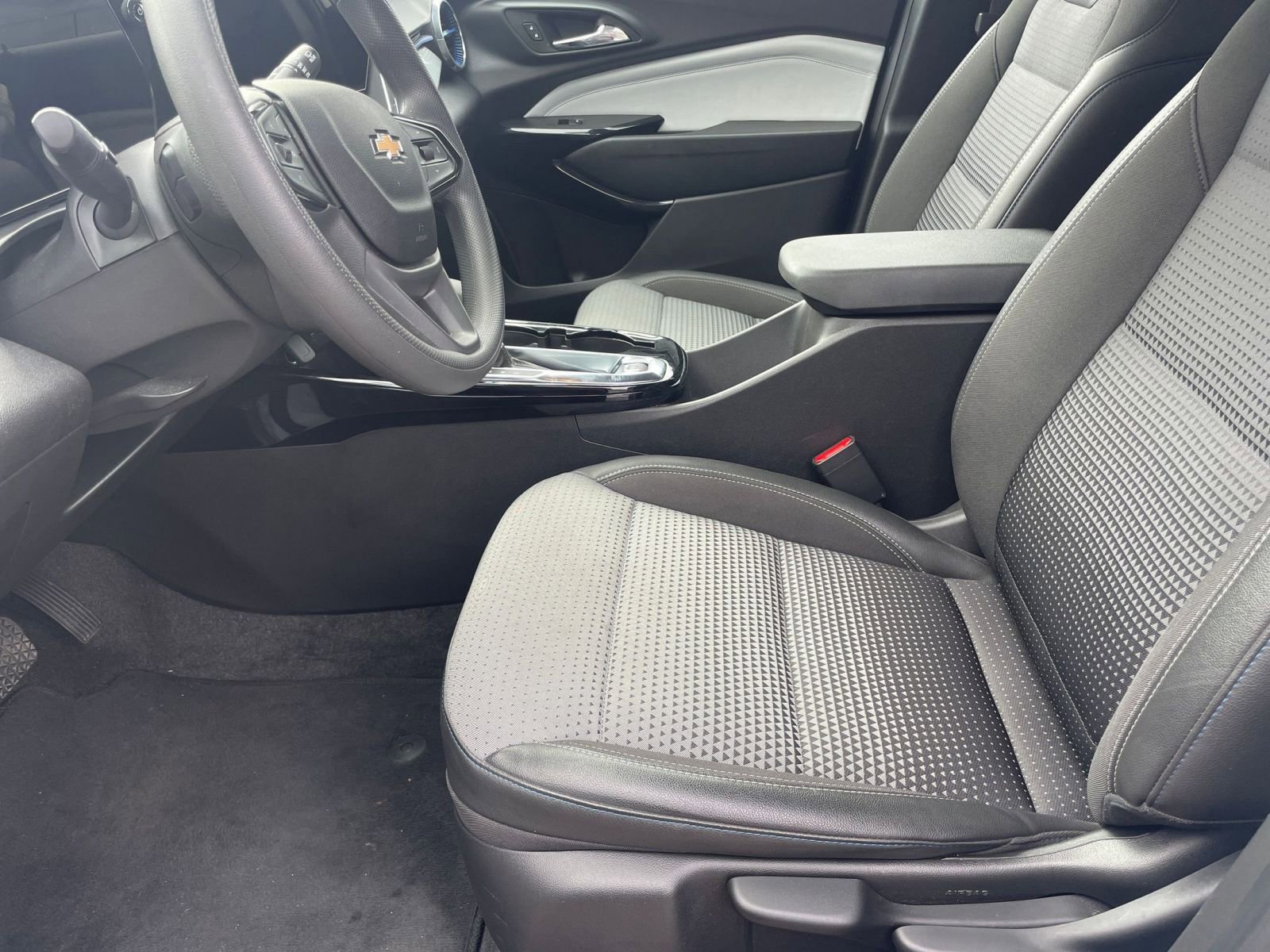 Thumbnail: 2025 Chevrolet Trax - 25