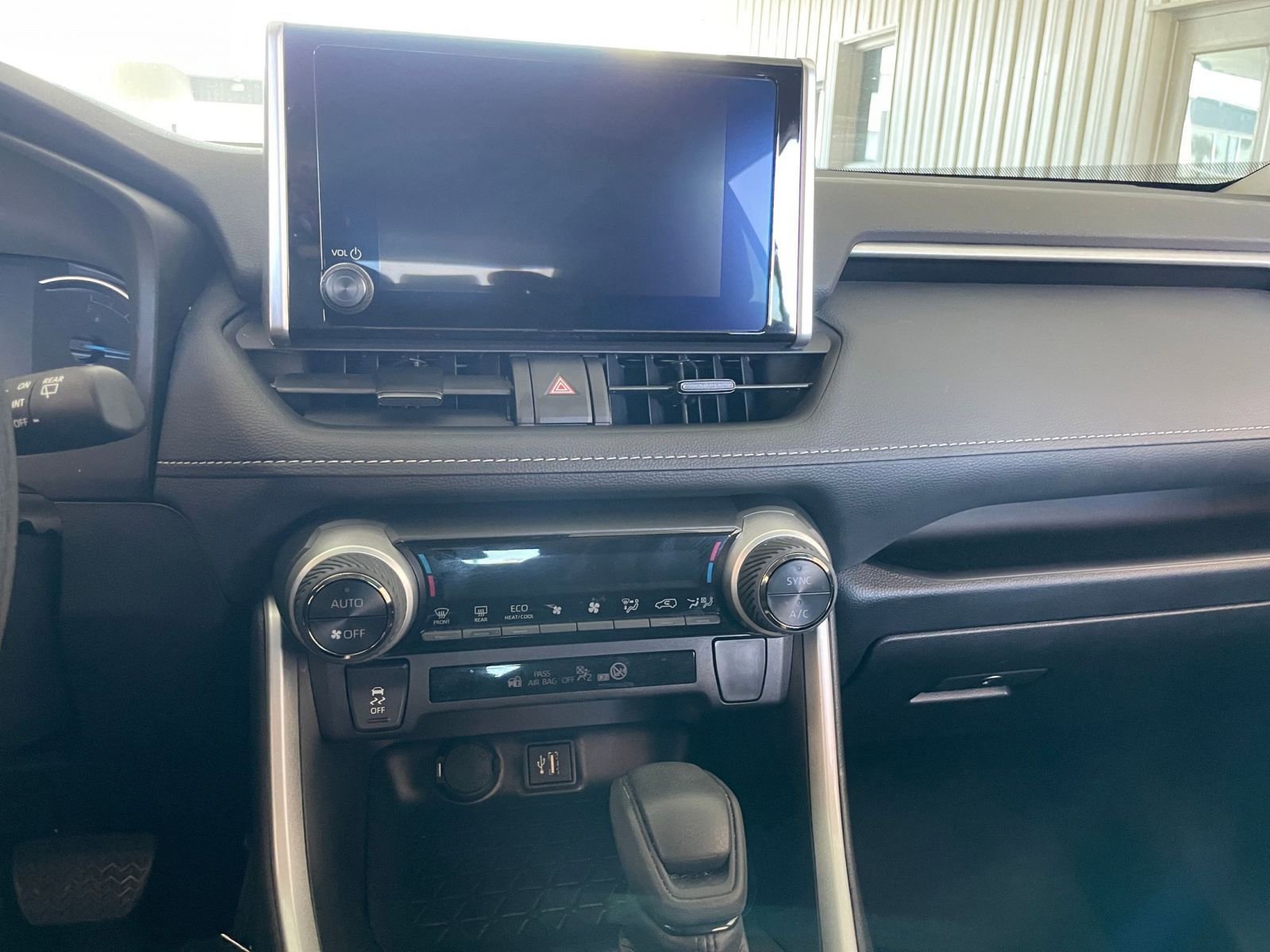 Thumbnail: 2025 Toyota RAV4 - 18