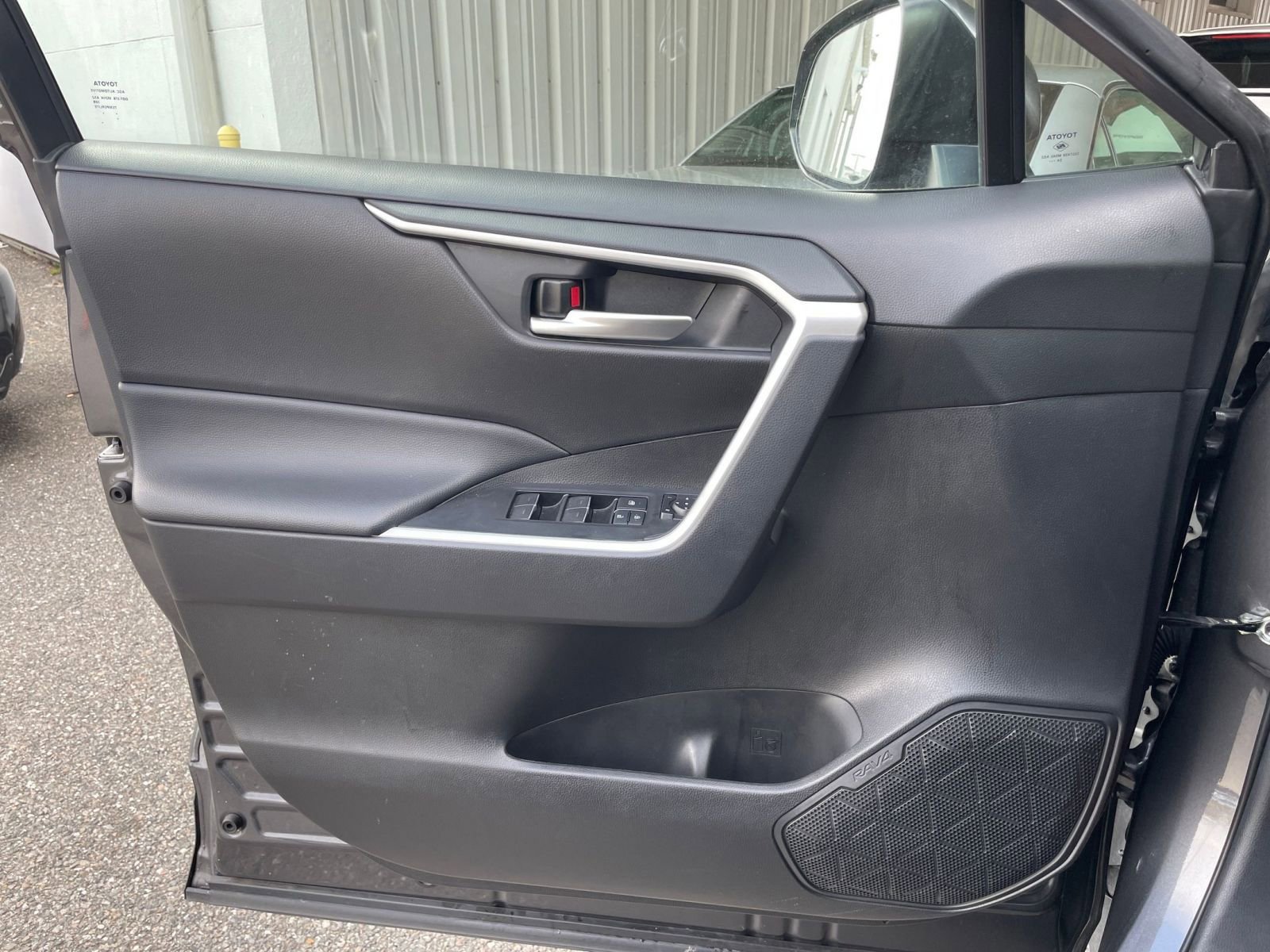 Thumbnail: 2025 Toyota RAV4 - 18