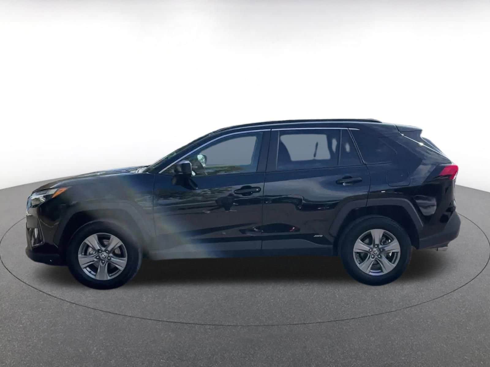 Thumbnail: 2025 Toyota RAV4 - 8