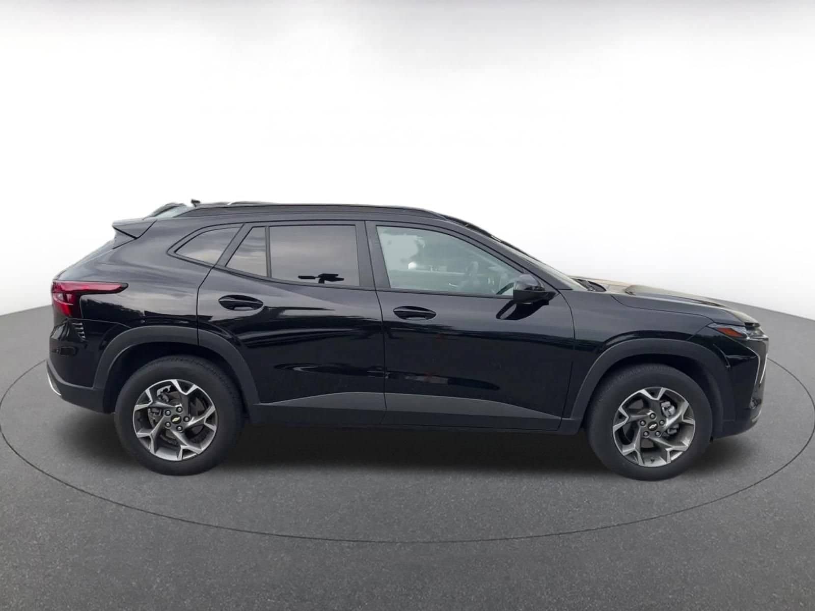 Thumbnail: 2025 Chevrolet Trax - 15