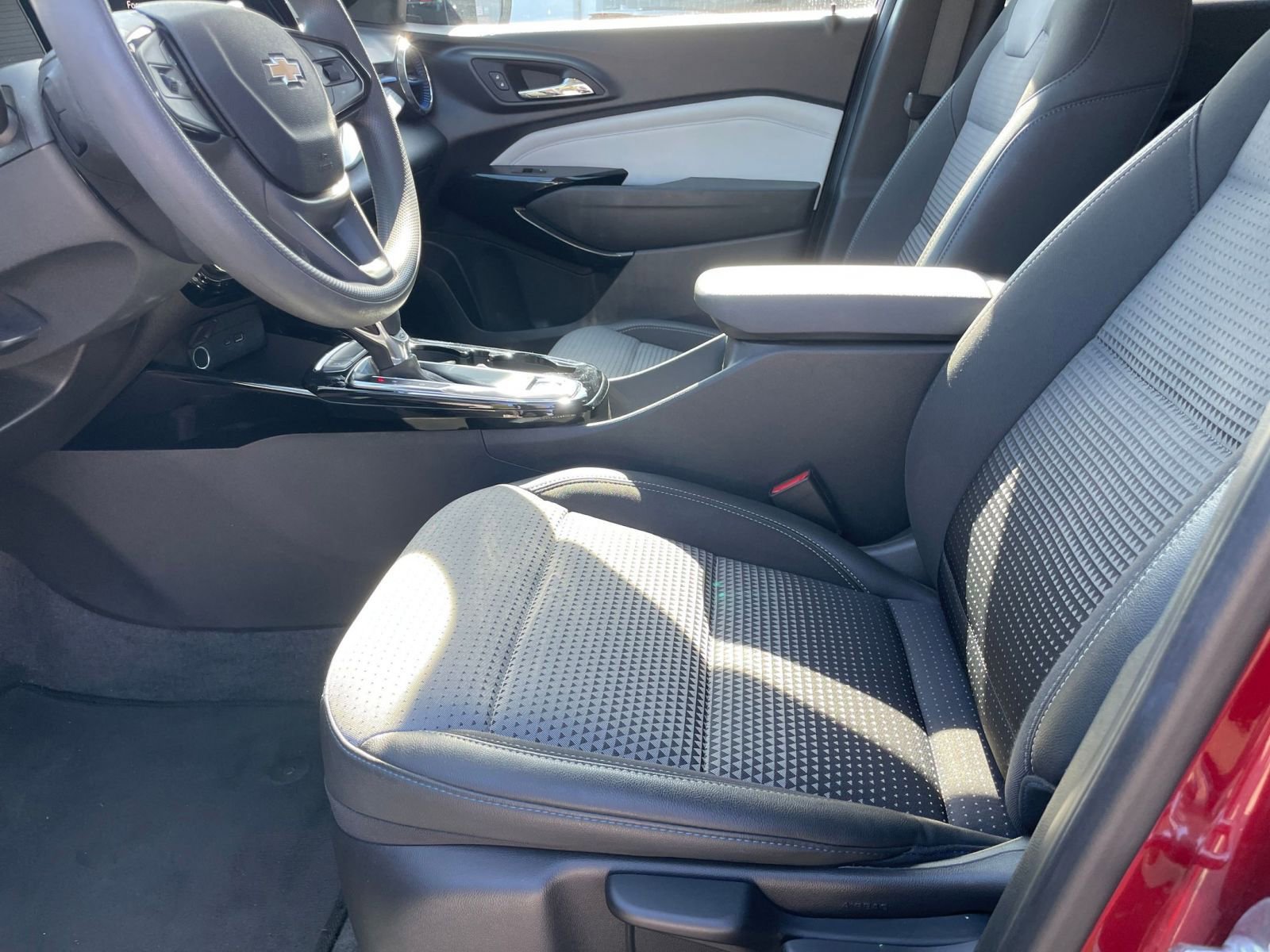 Thumbnail: 2025 Chevrolet Trax - 25