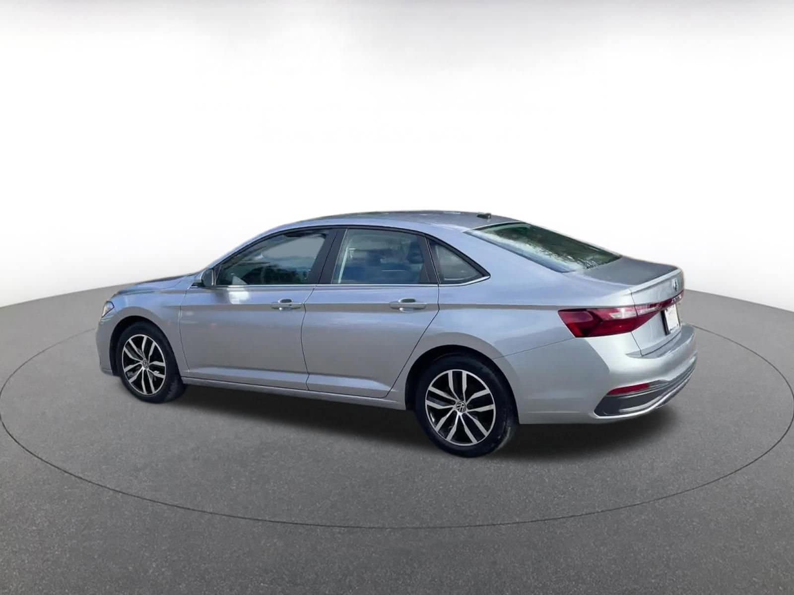 Thumbnail: 2025 Volkswagen Jetta - 9