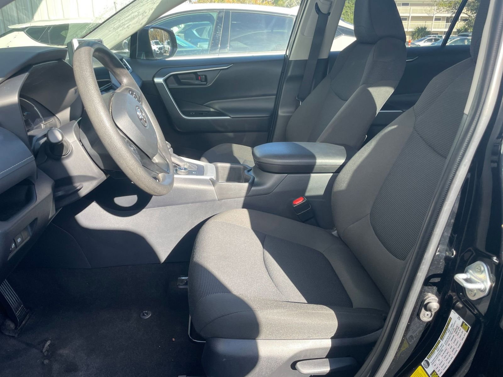 Thumbnail: 2025 Toyota RAV4 - 25