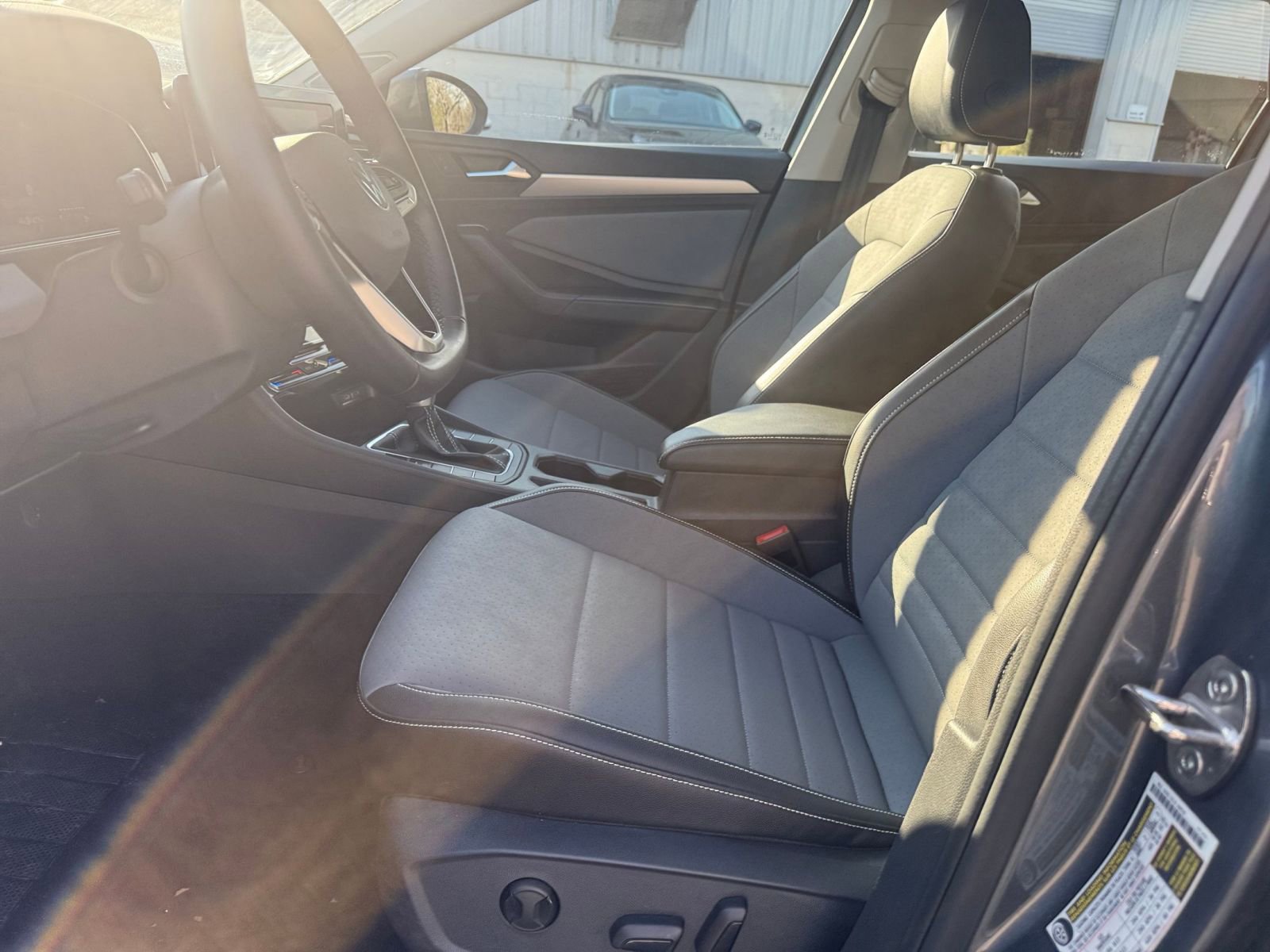 Thumbnail: 2025 Volkswagen Jetta - 25