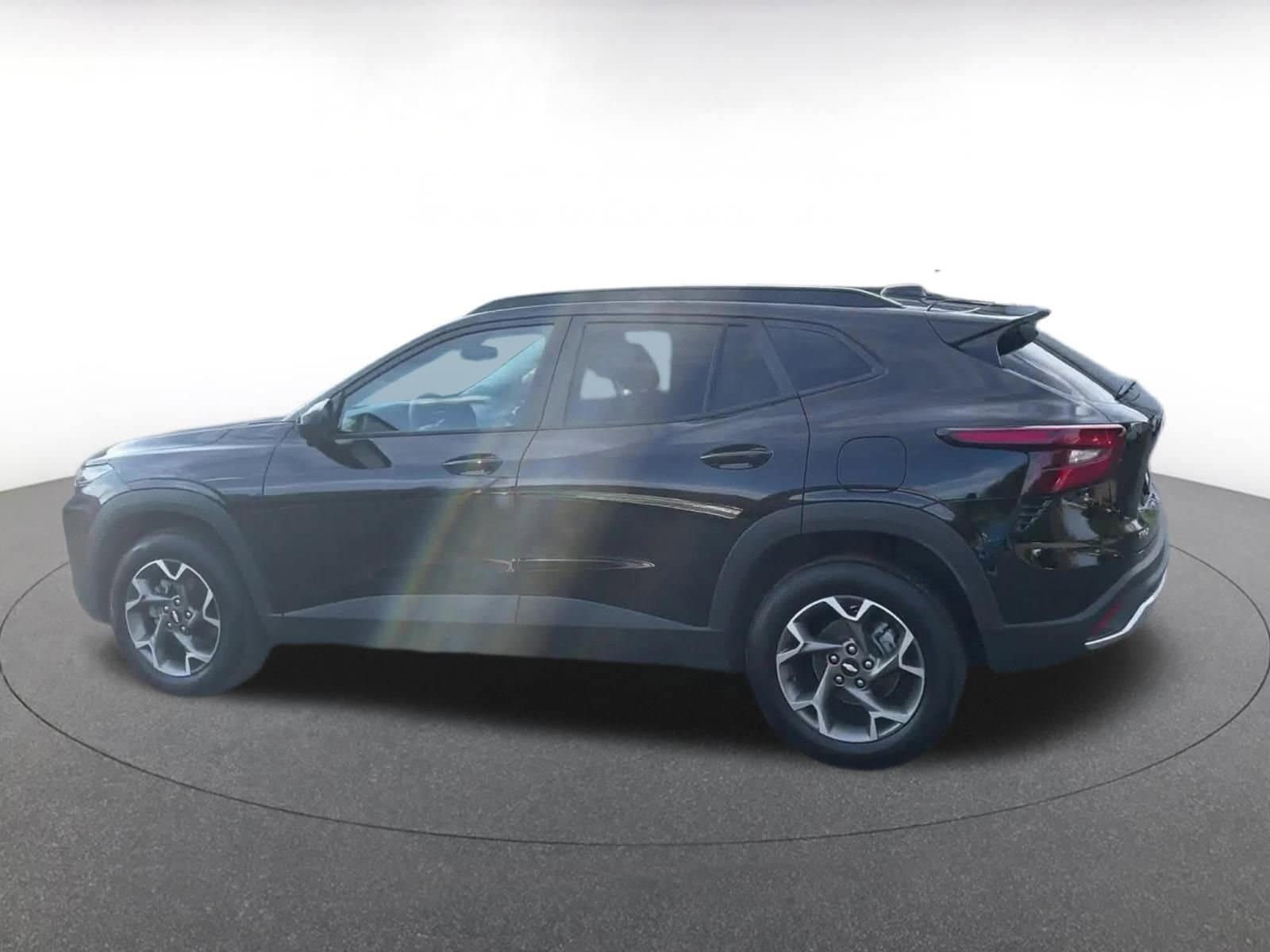 Thumbnail: 2025 Chevrolet Trax - 8