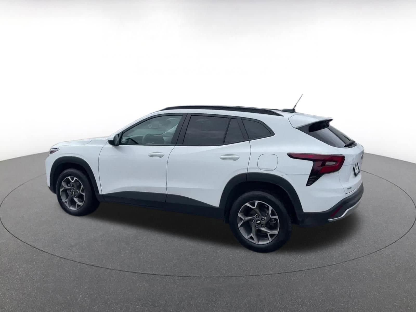 Thumbnail: 2025 Chevrolet Trax - 9