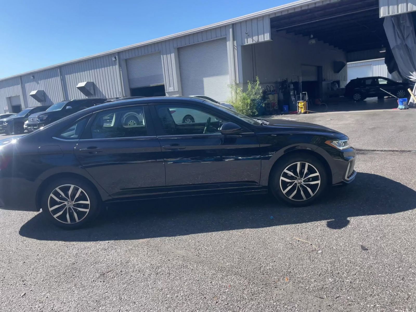 Thumbnail: 2025 Volkswagen Jetta - 16