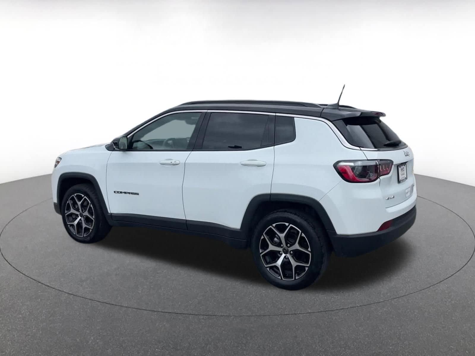 Thumbnail: 2025 Jeep Compass - 9
