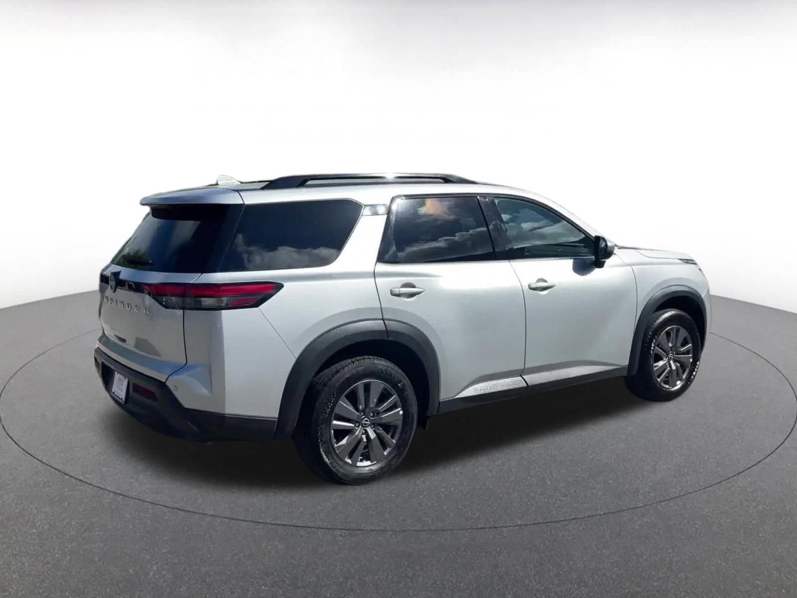 Thumbnail: 2025 Nissan Pathfinder - 14