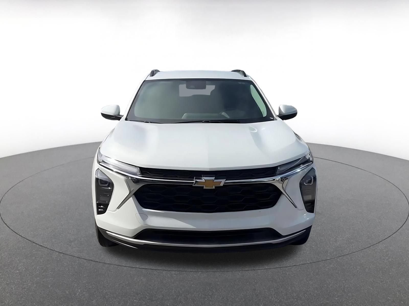 Thumbnail: 2025 Chevrolet Trax - 3