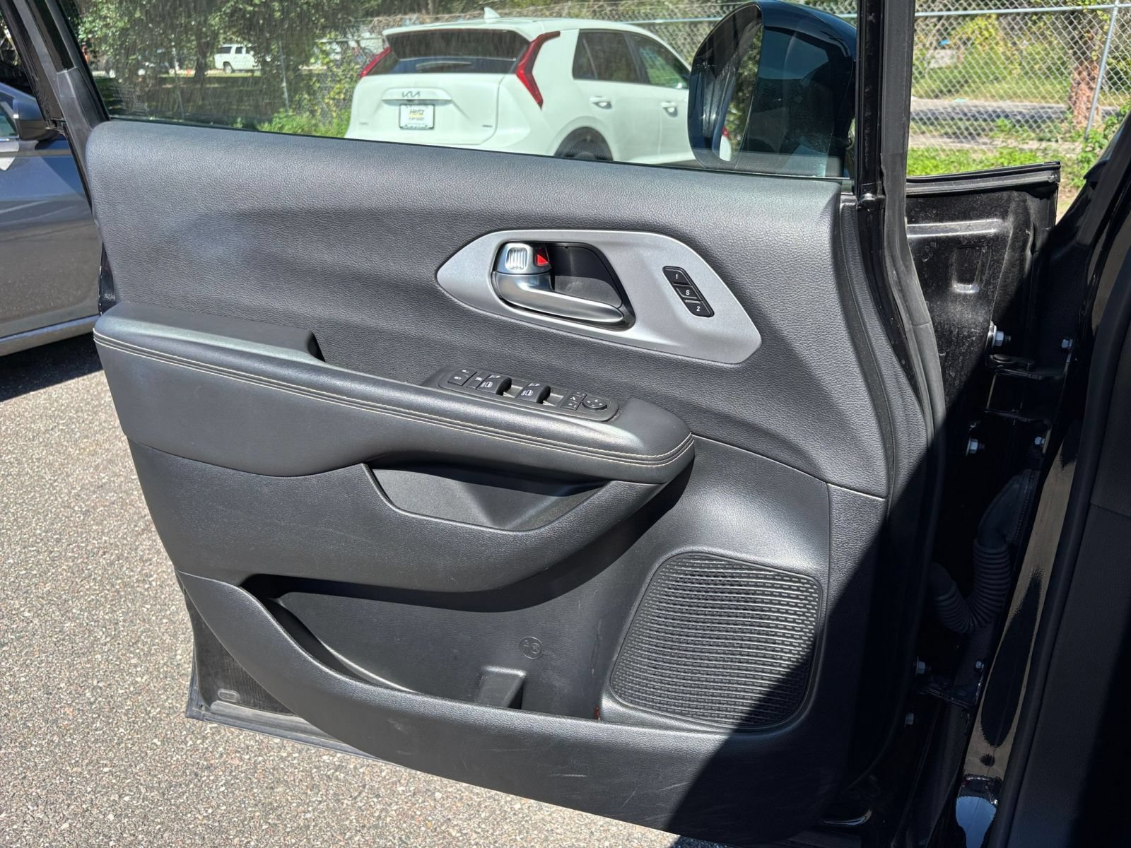Thumbnail: 2025 Chrysler Pacifica - 15