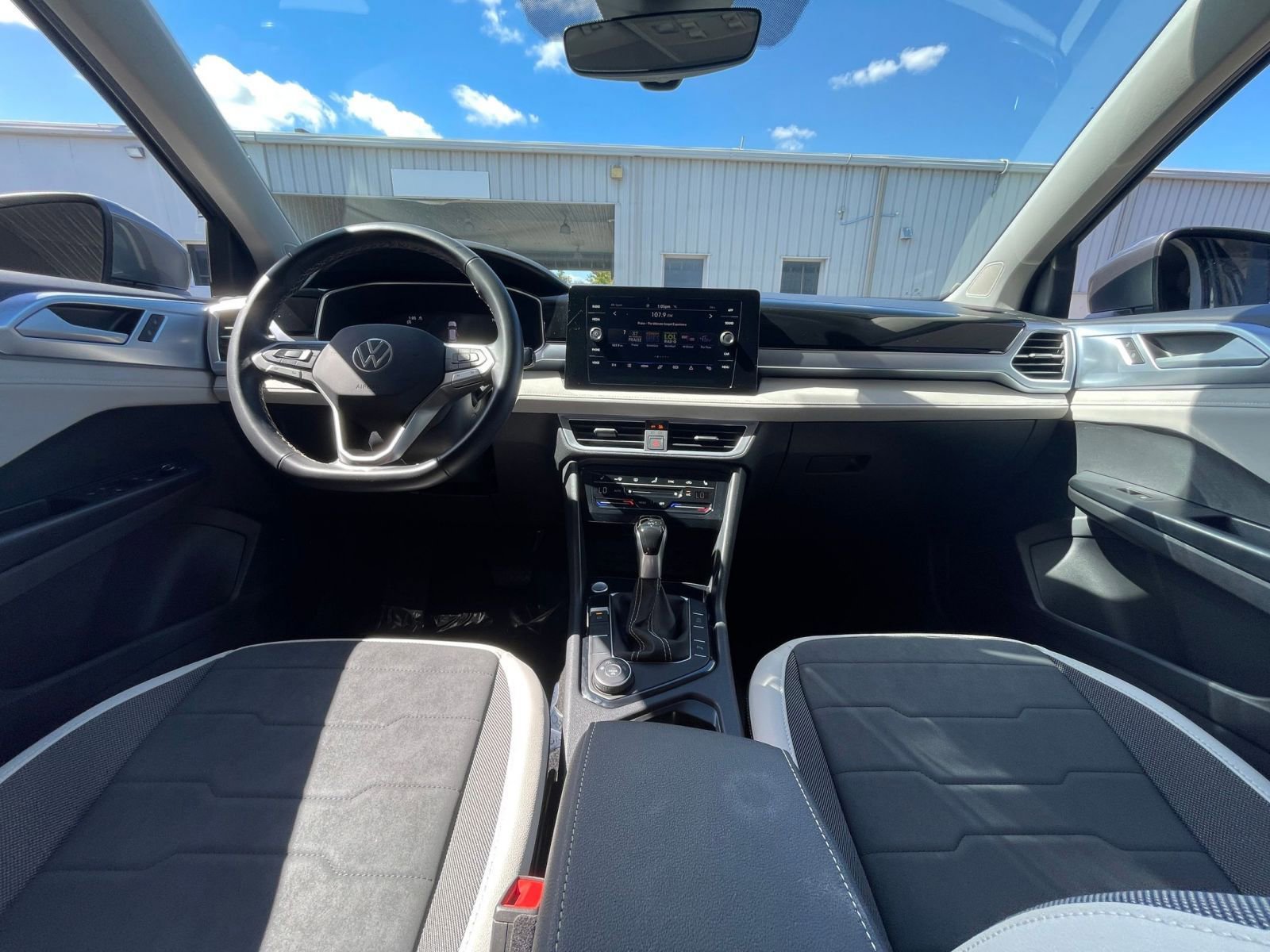 Thumbnail: 2025 Volkswagen Taos - 31