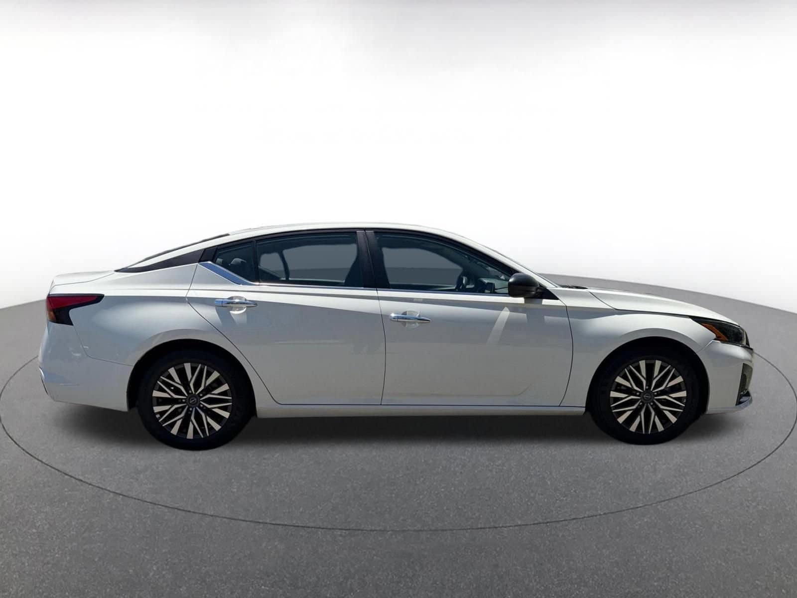 Thumbnail: 2025 Nissan Altima - 15