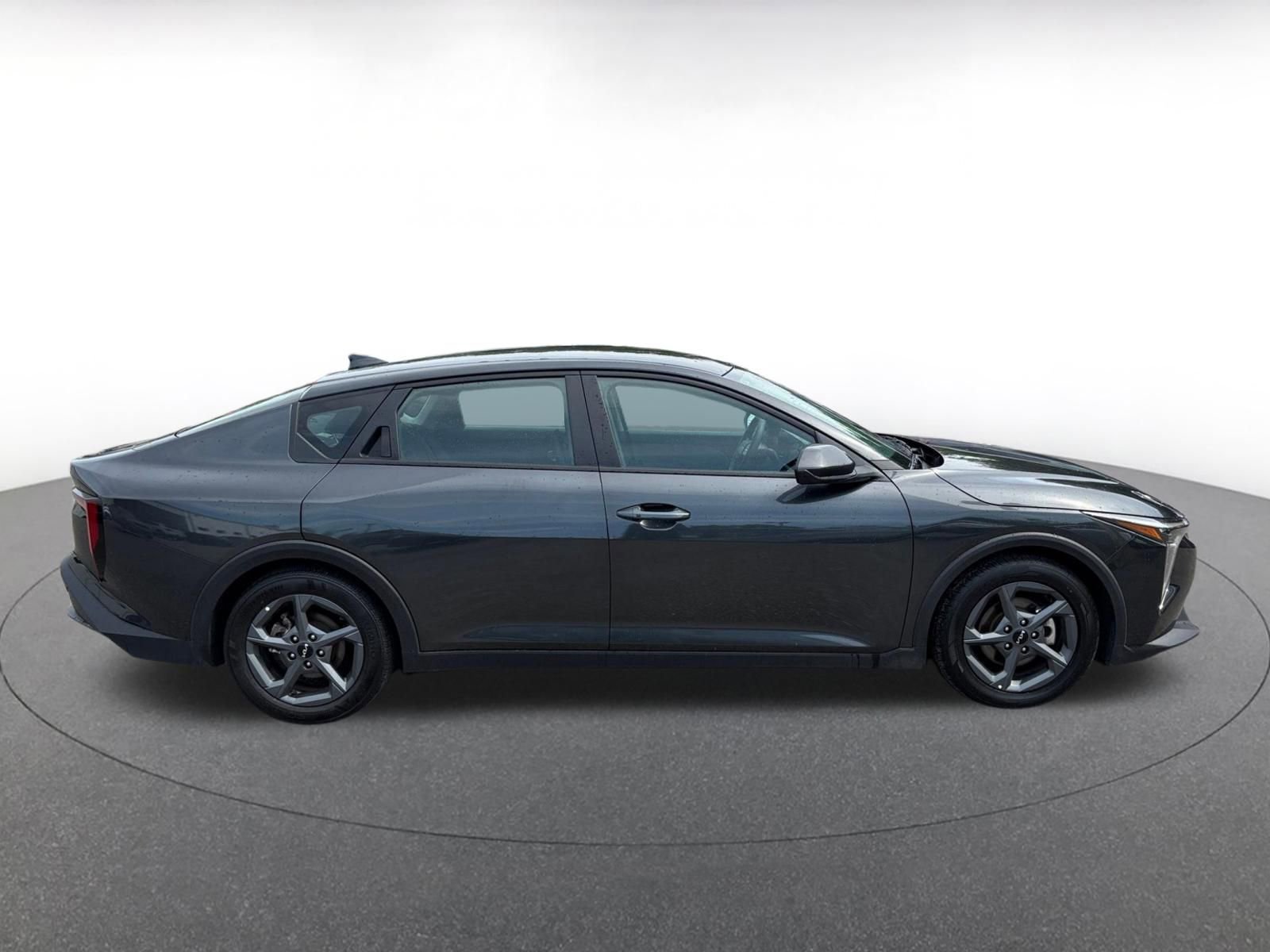 2025 Kia K4 LXS - Photo 15