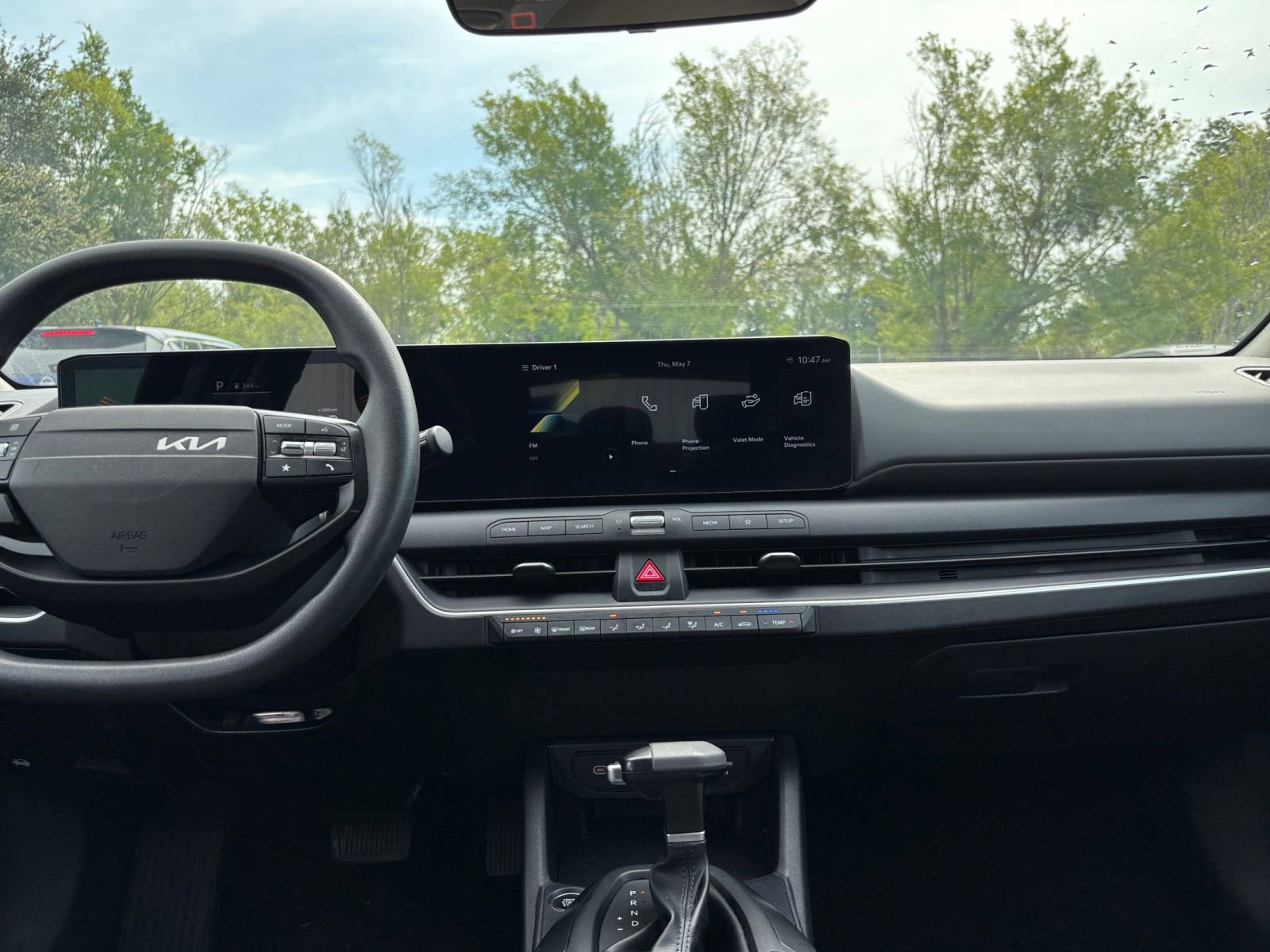 2025 Kia K4 LXS - Photo 17