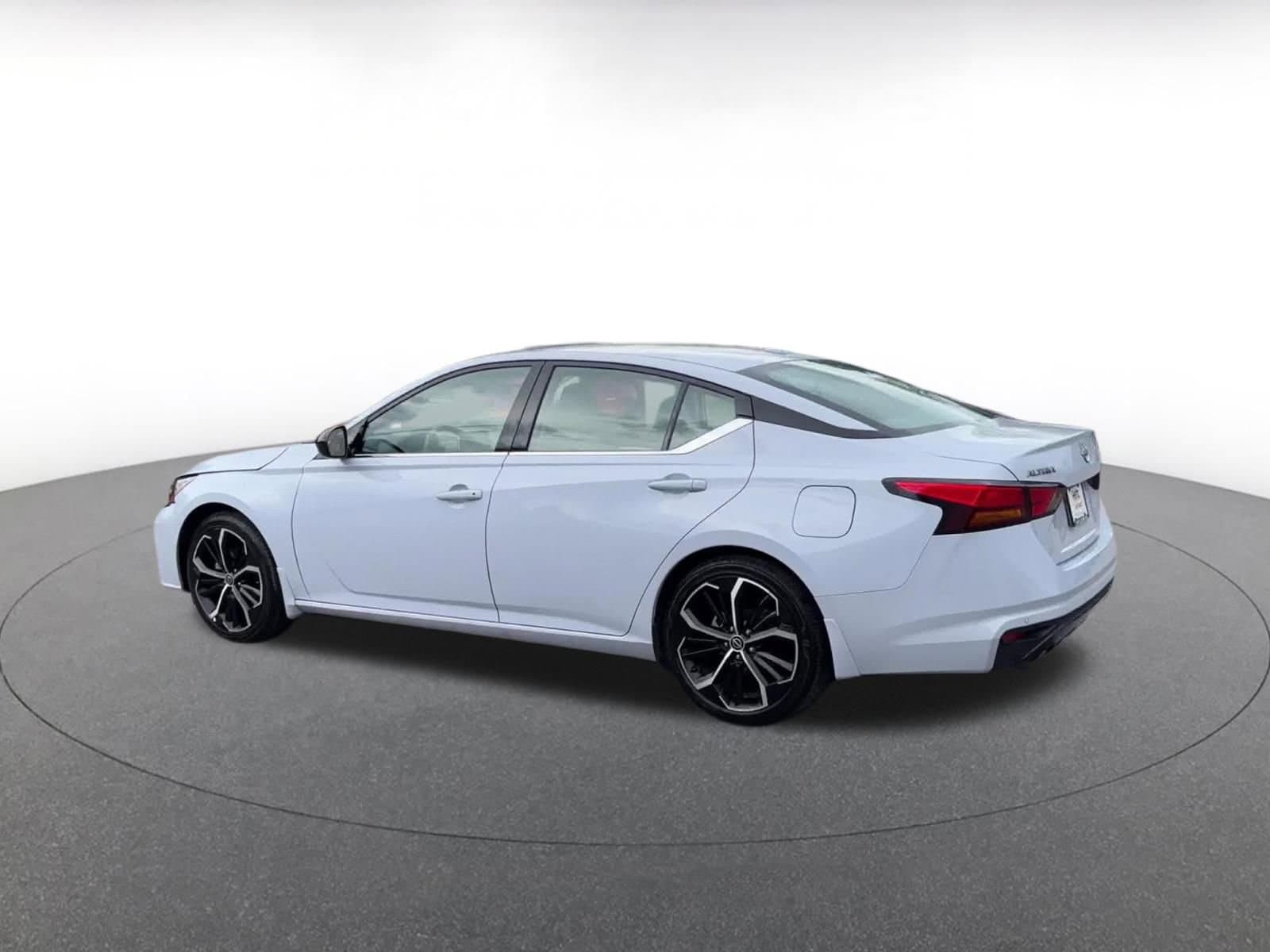 Thumbnail: 2025 Nissan Altima - 10