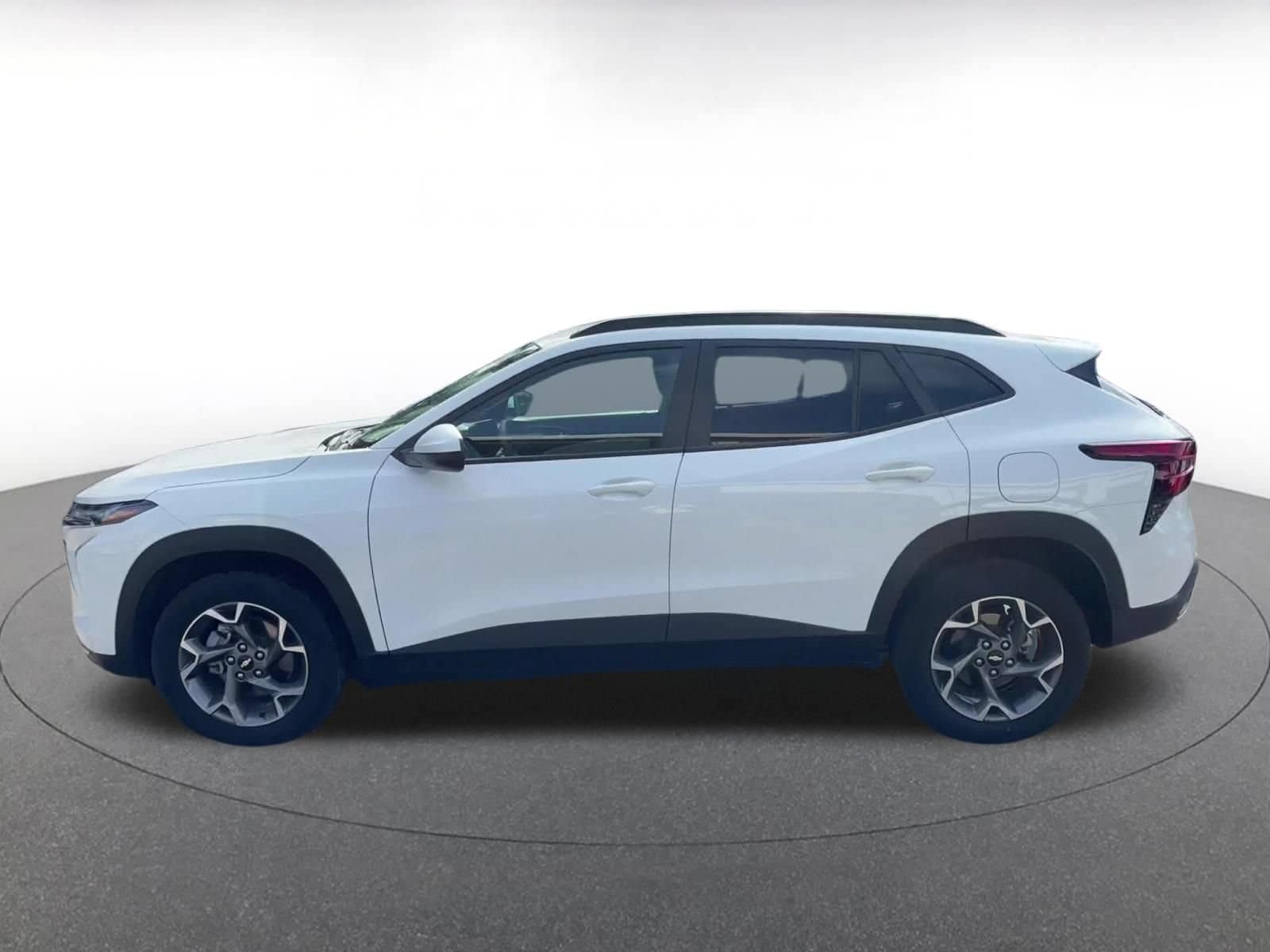 Thumbnail: 2025 Chevrolet Trax - 8
