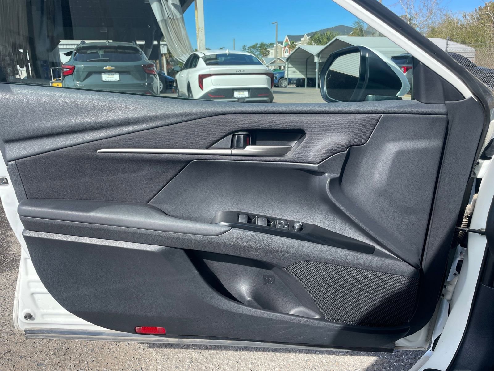 Thumbnail: 2025 Toyota Camry - 18