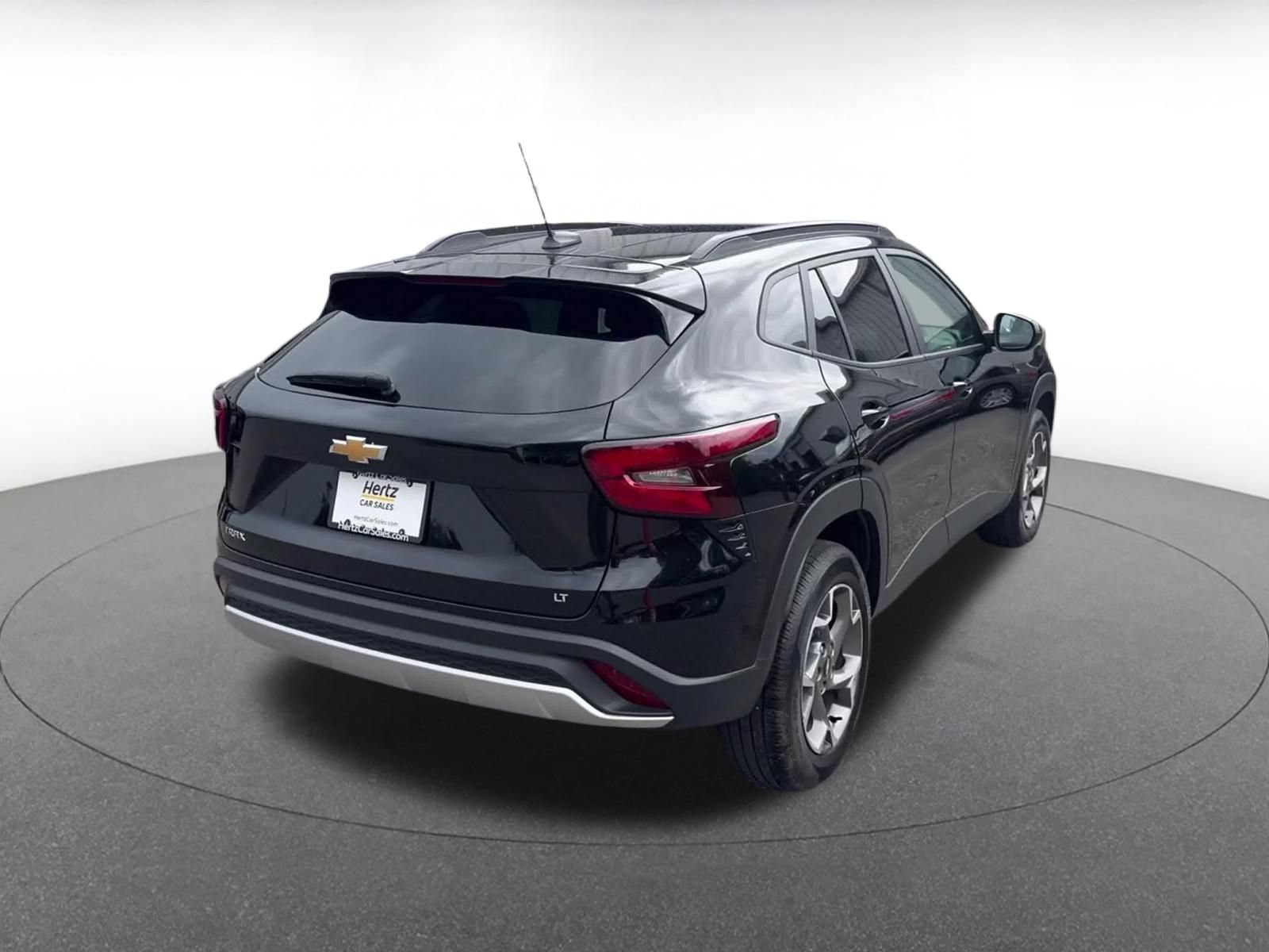 Thumbnail: 2025 Chevrolet Trax - 14