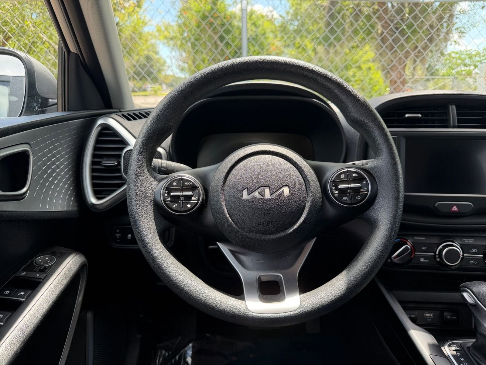Thumbnail: 2025 Kia Soul - 25