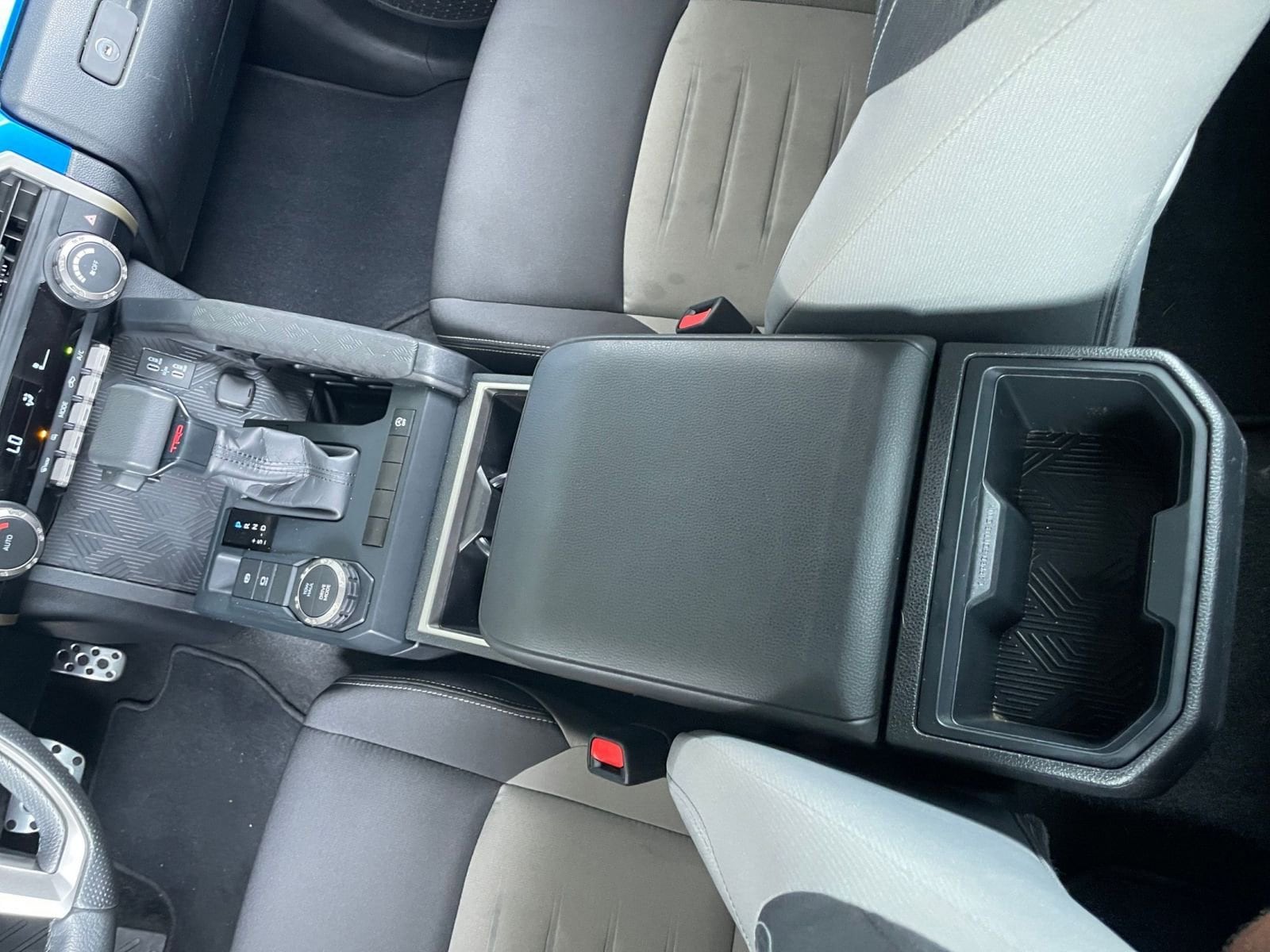 2024 Toyota Tacoma  34