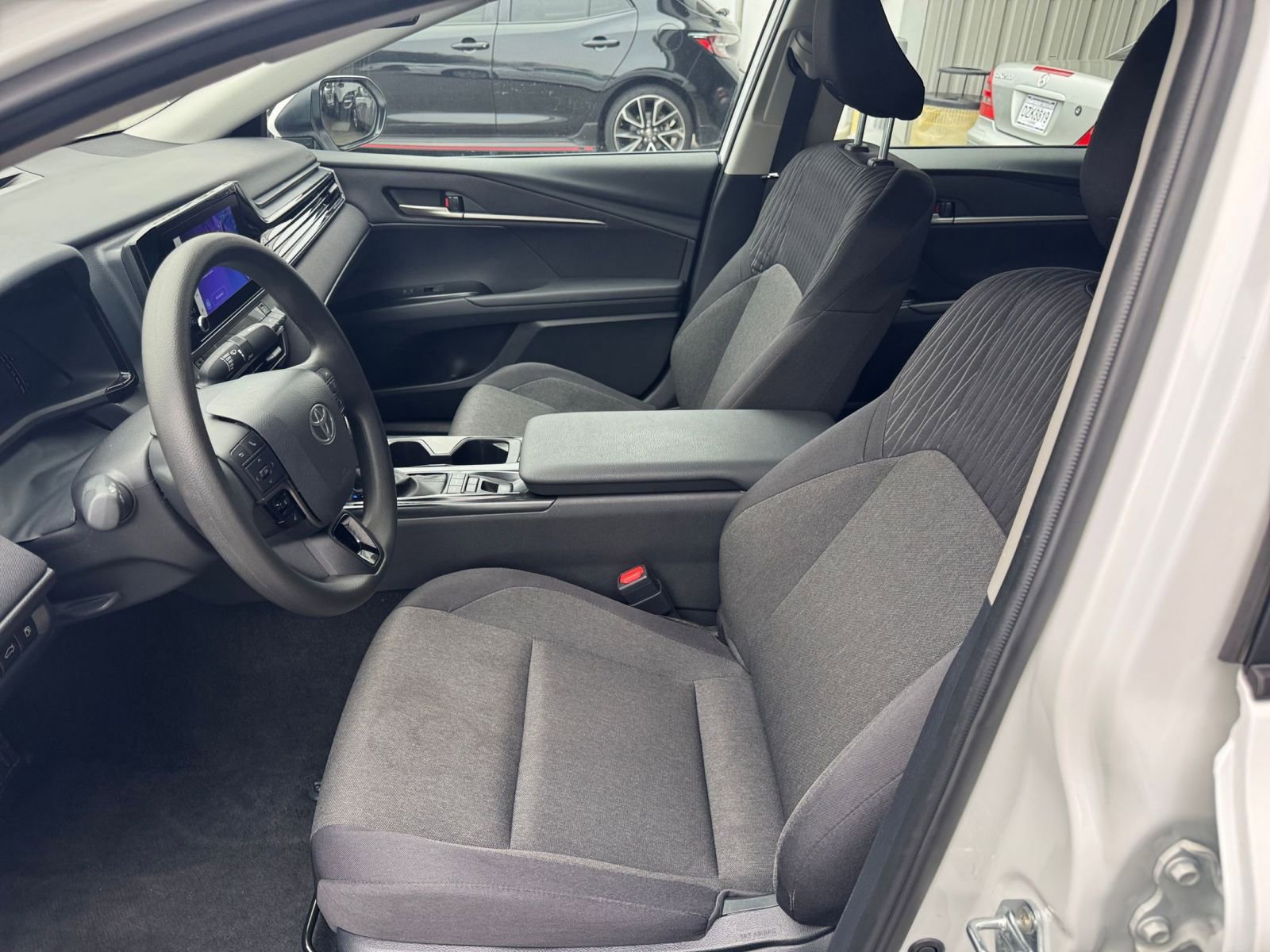 Thumbnail: 2025 Toyota Camry - 25