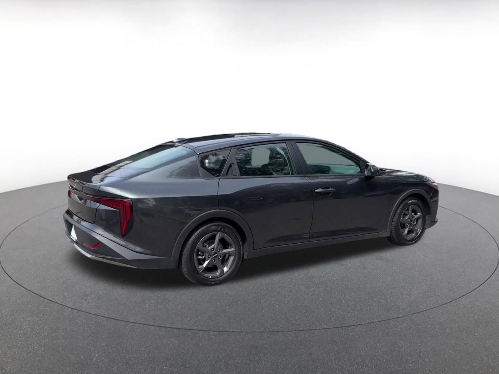 2025 Kia K4 LXS - Photo 14