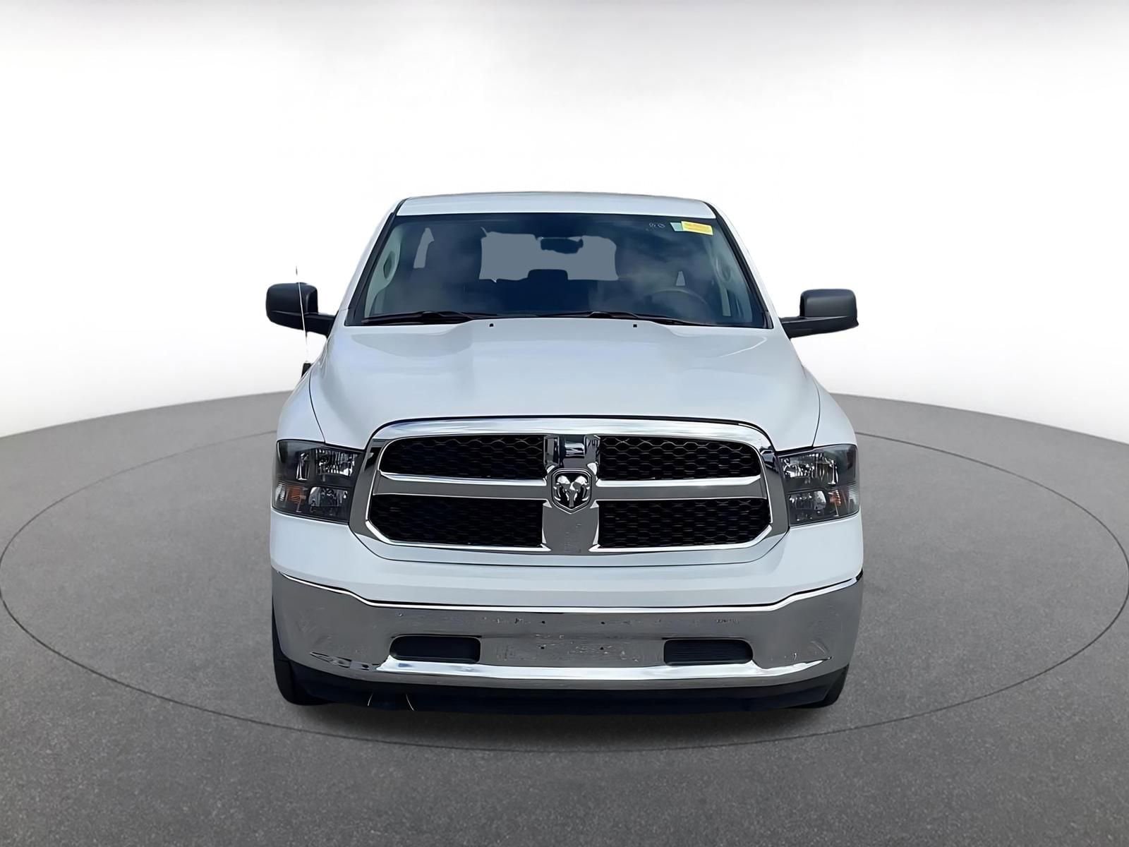 Thumbnail: 2022 RAM 1500 Classic - 3